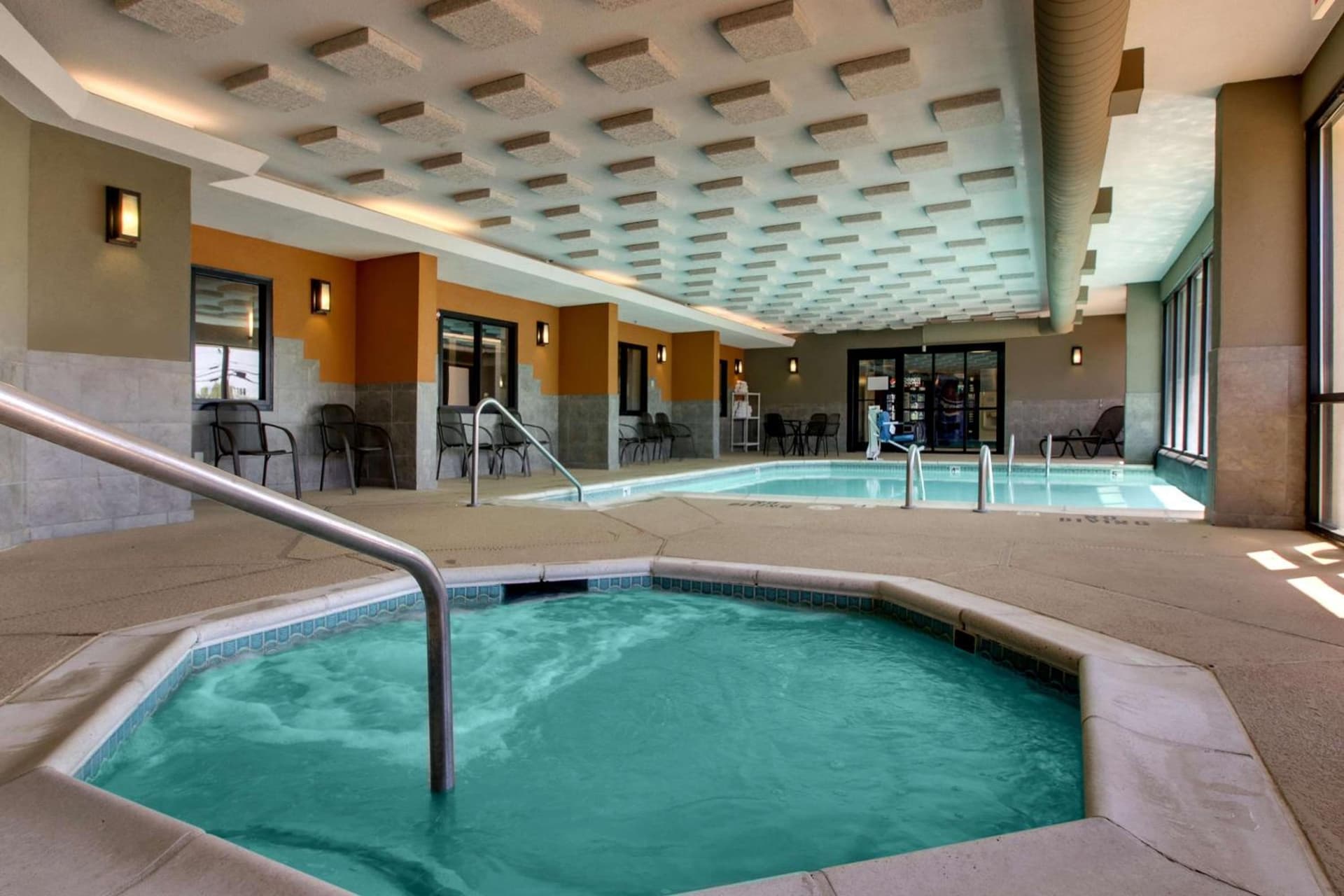 Drury Inn & Suites Greensboro gallery photo in Greensboro, NC — image 9