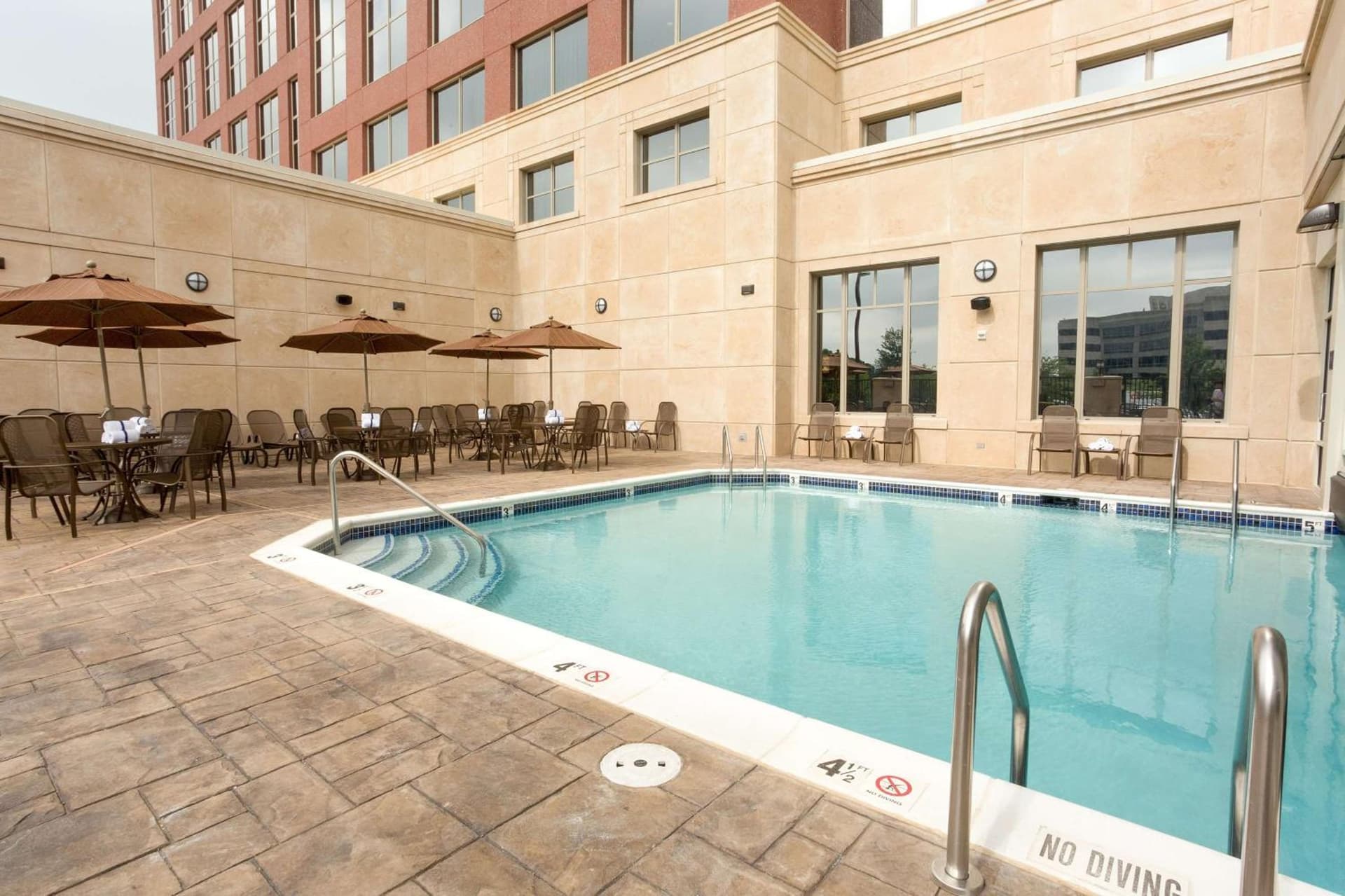 Drury Plaza Hotel Indianapolis Carmel gallery photo in Indianapolis, IN — image 10