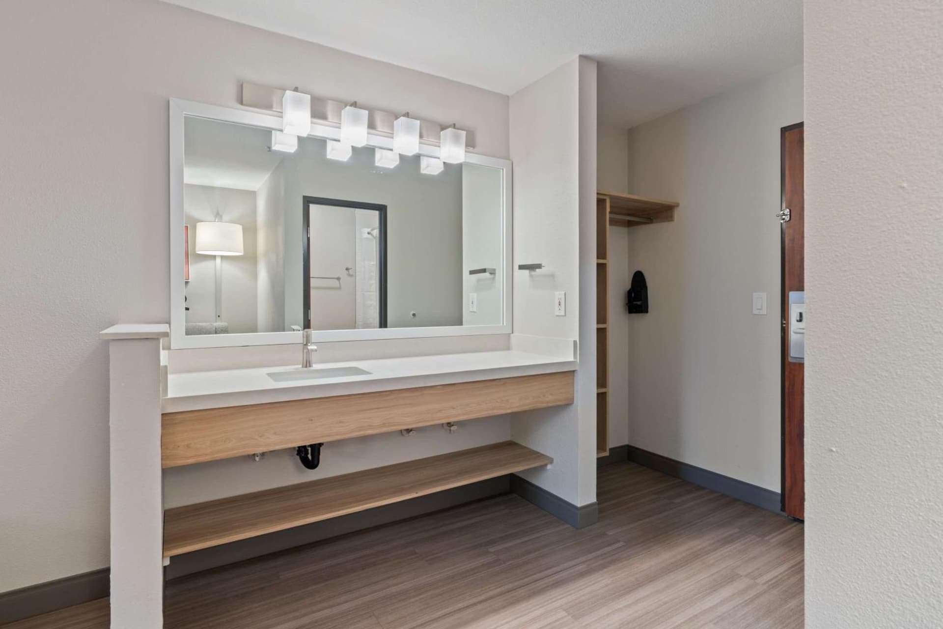 Best Western Lake Oswego Hotel & Suites gallery photo in Lake Oswego, OR — image 121