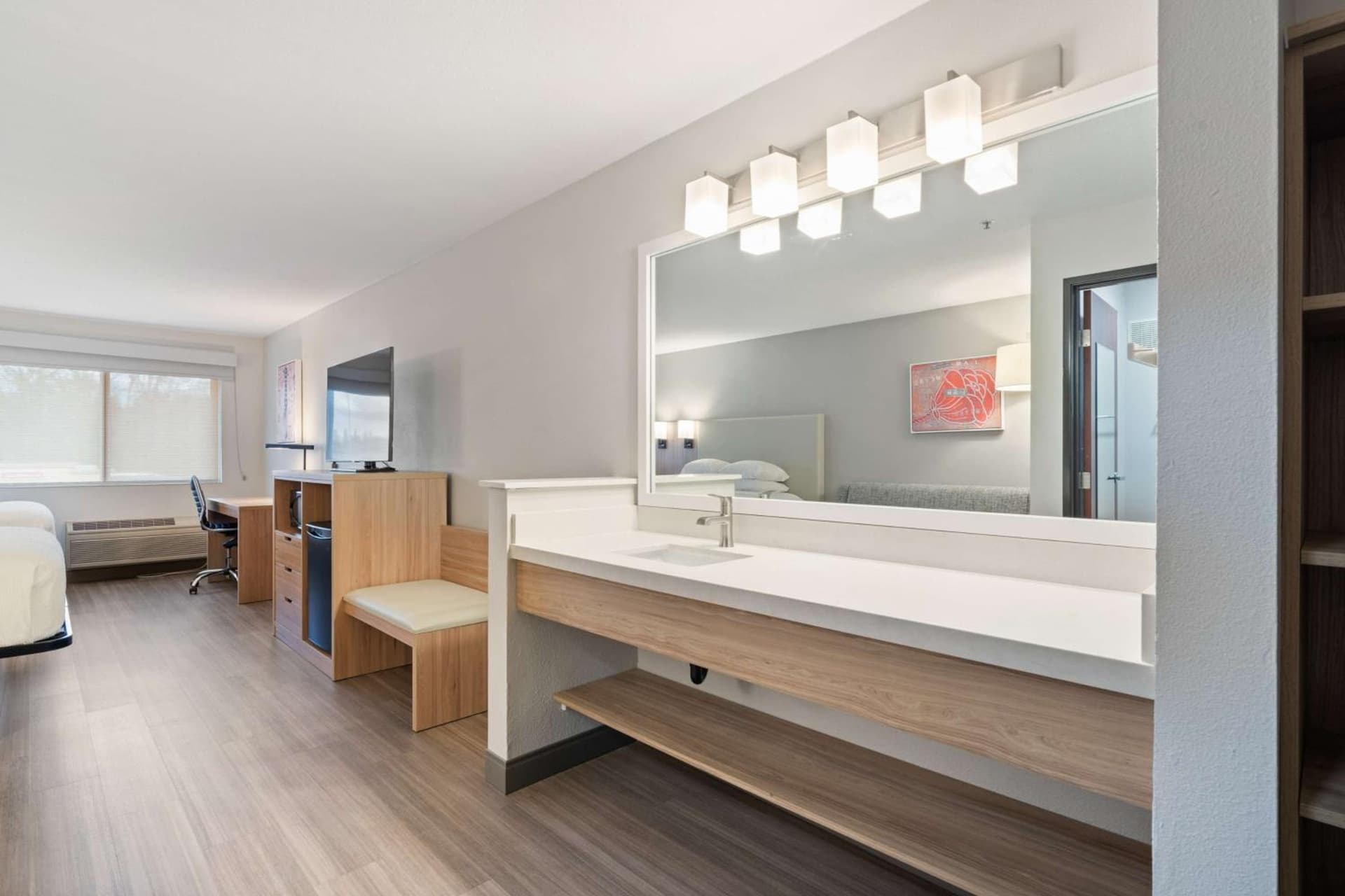 Best Western Lake Oswego Hotel & Suites gallery photo in Lake Oswego, OR — image 139
