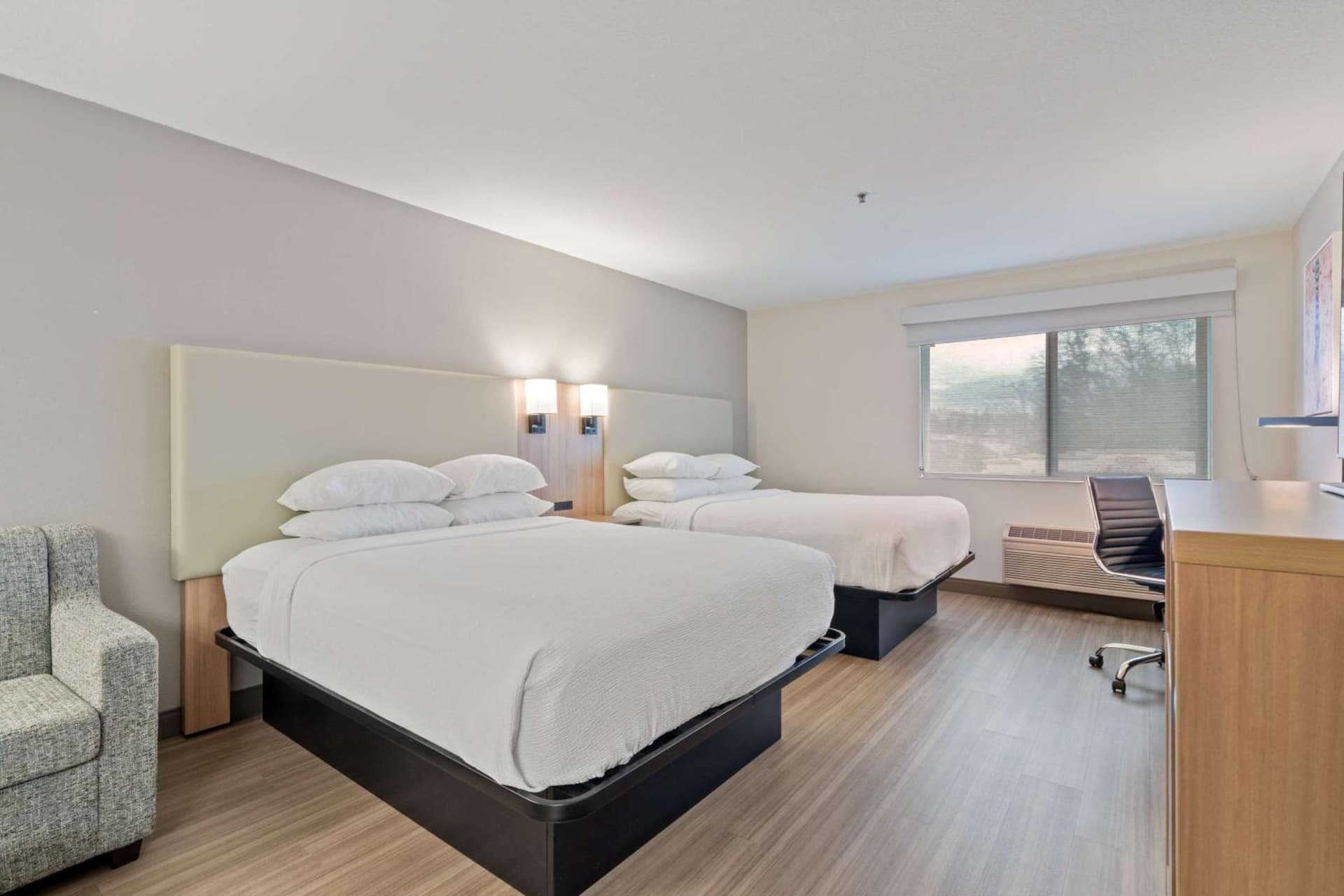 Best Western Lake Oswego Hotel & Suites gallery photo in Lake Oswego, OR — image 12