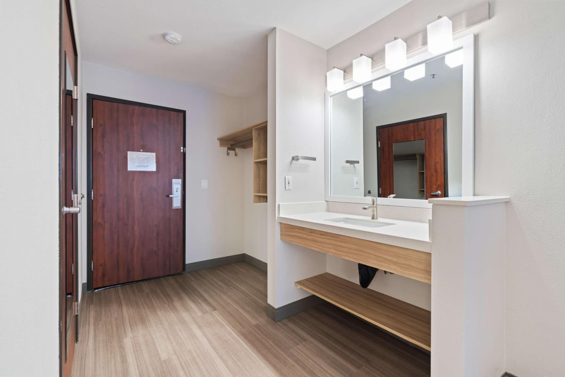 Best Western Lake Oswego Hotel & Suites gallery photo in Lake Oswego, OR — image 80