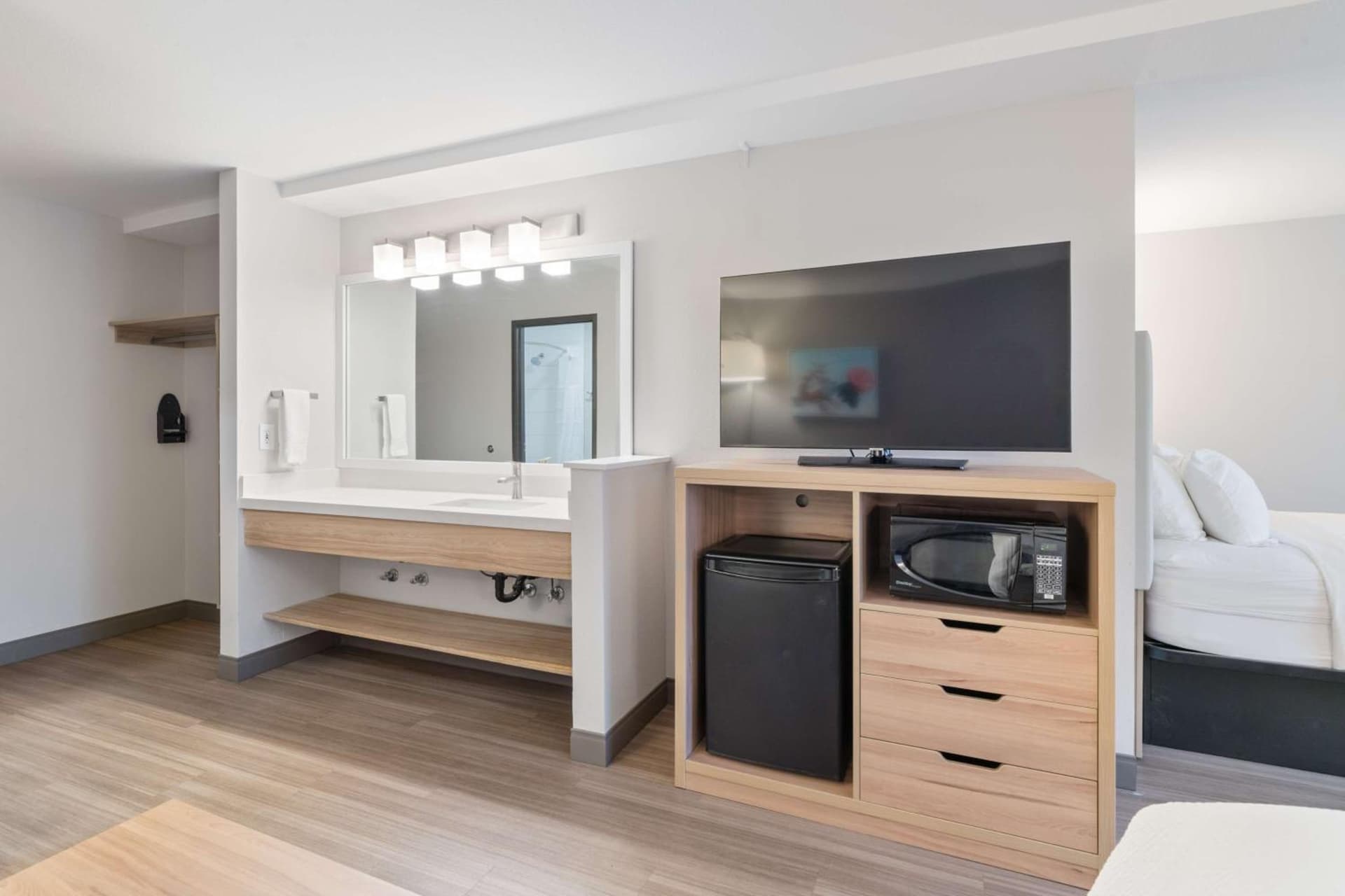 Best Western Lake Oswego Hotel & Suites gallery photo in Lake Oswego, OR — image 67