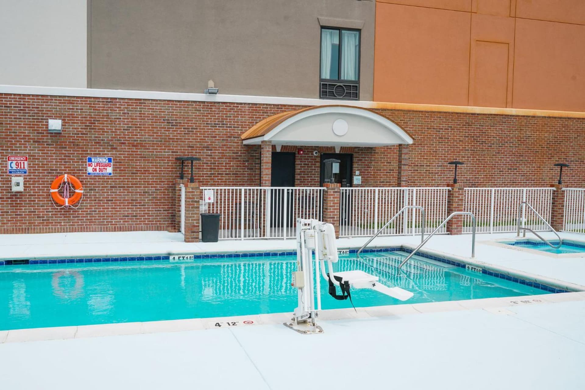 Holiday Inn Express Hotel & Suites Hope Mills-Fayetteville Airport by IHG gallery photo in Hope Mills, NC — image 27