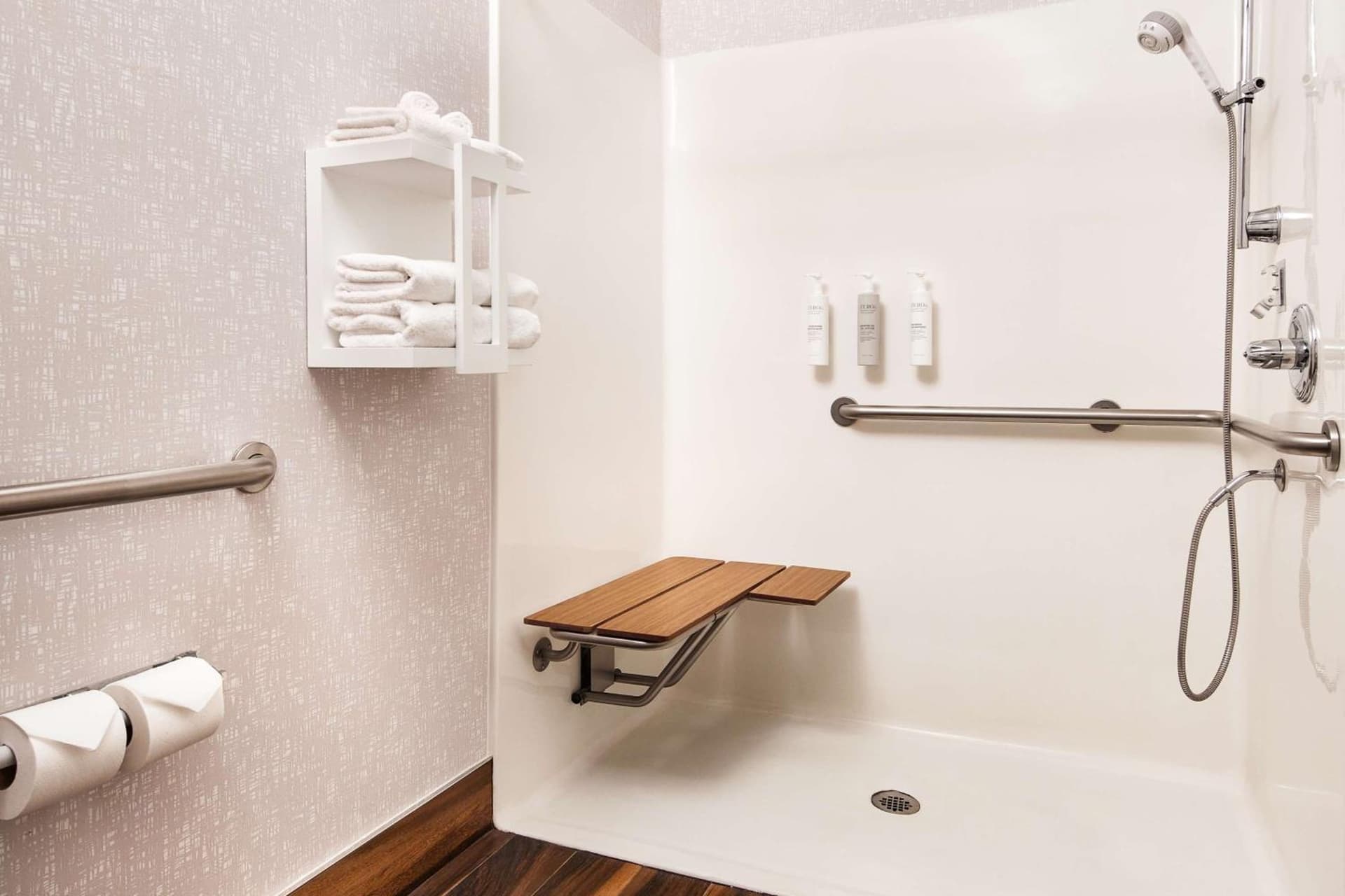 Hampton Inn Longmont interior in Longmont, CO — gallery photo 2