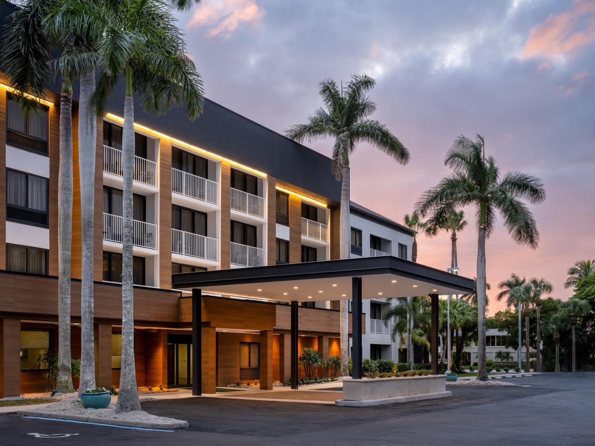 Courtyard by Marriott - Naples property views in Naples, FL — gallery photo 3