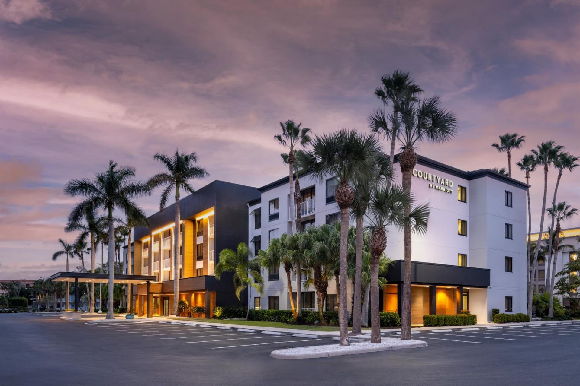 Courtyard by Marriott - Naples interior in Naples, FL — gallery photo 2