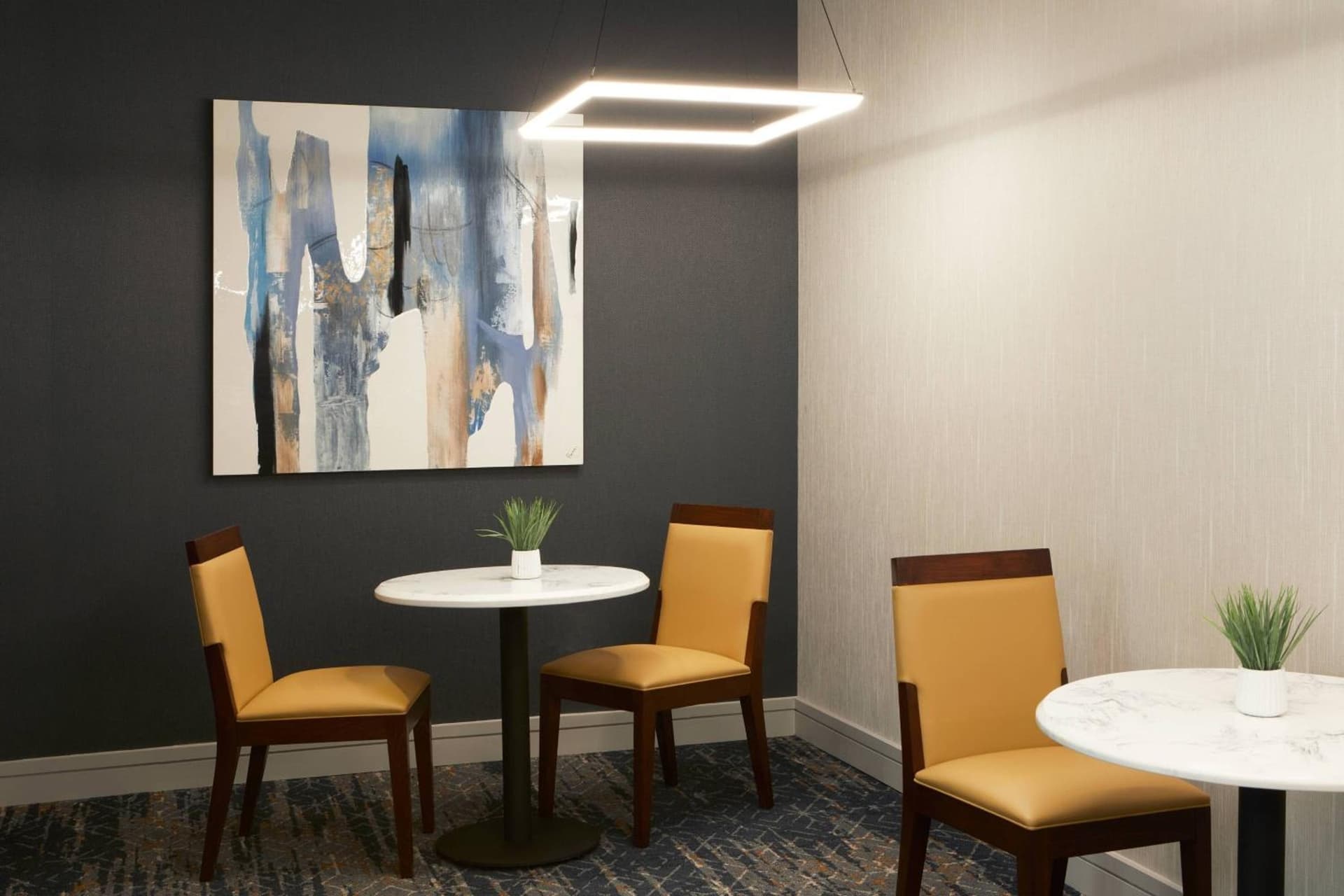 Courtyard by Marriott Los Angeles LAX / Century Boulevard interior in Los Angeles, CA — gallery photo 2