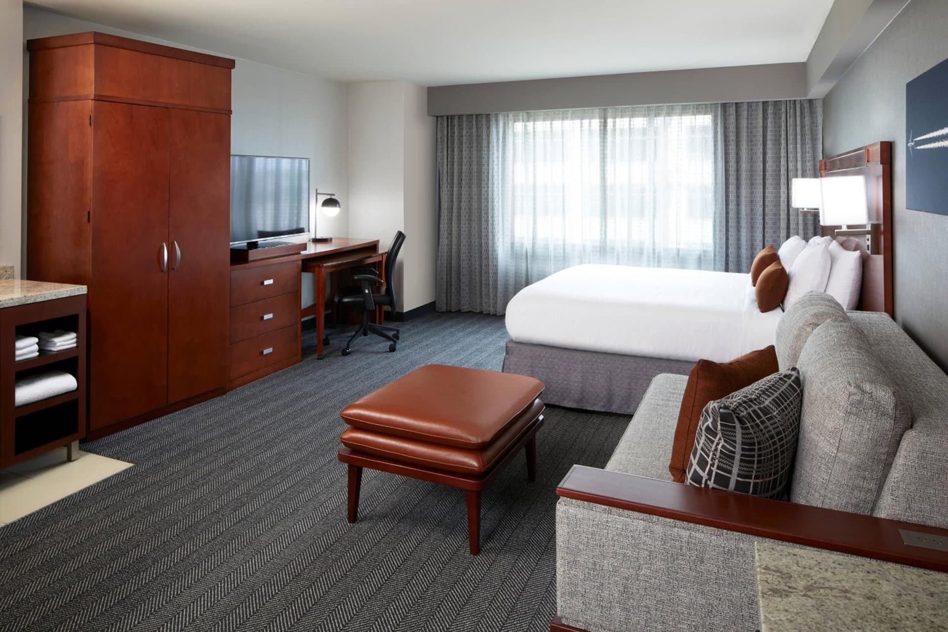 Courtyard by Marriott Los Angeles LAX / Century Boulevard gallery photo in Los Angeles, CA — image 7