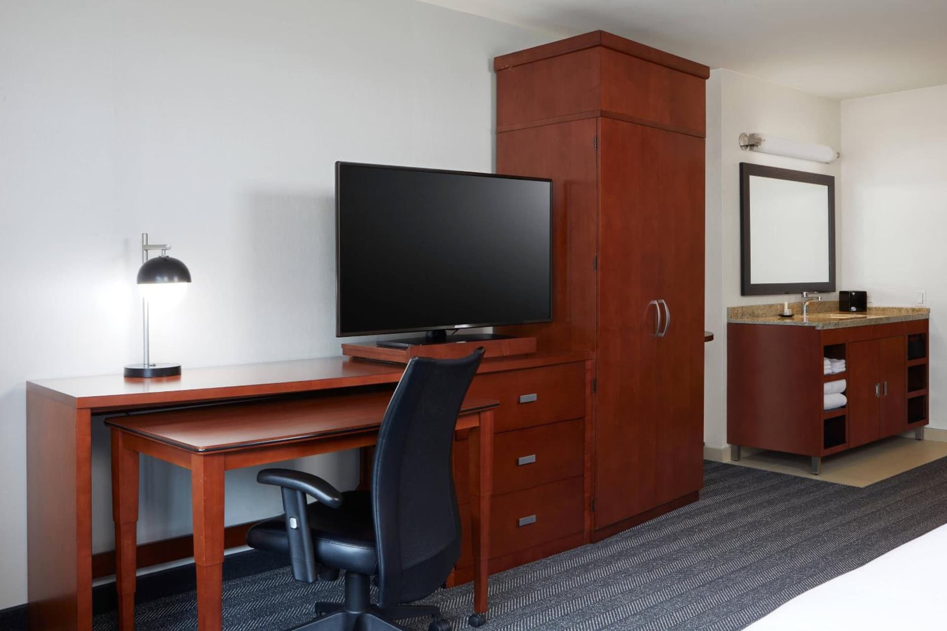 Courtyard by Marriott Los Angeles LAX / Century Boulevard property views in Los Angeles, CA — gallery photo 3