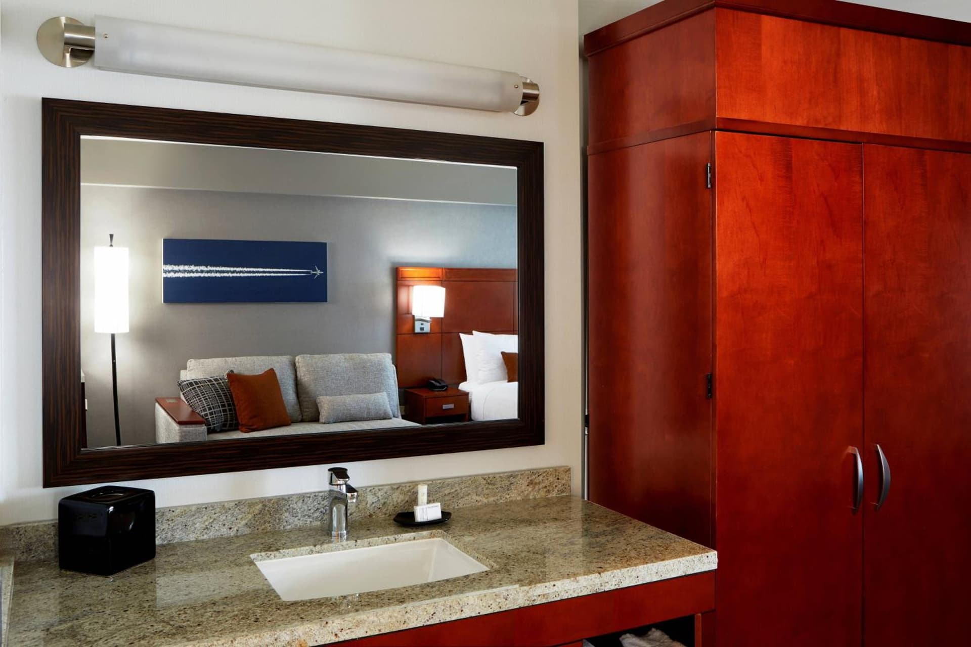 Courtyard by Marriott Los Angeles LAX / Century Boulevard gallery photo in Los Angeles, CA — image 23