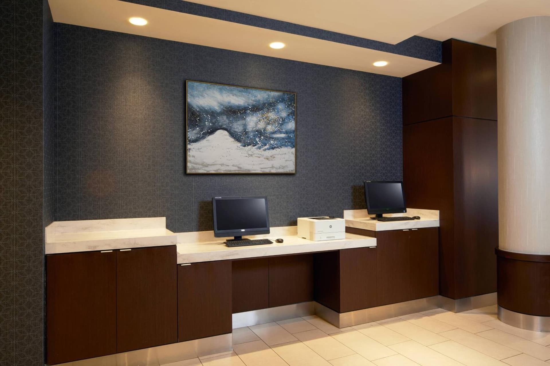 Courtyard by Marriott Los Angeles LAX / Century Boulevard gallery photo in Los Angeles, CA — image 15