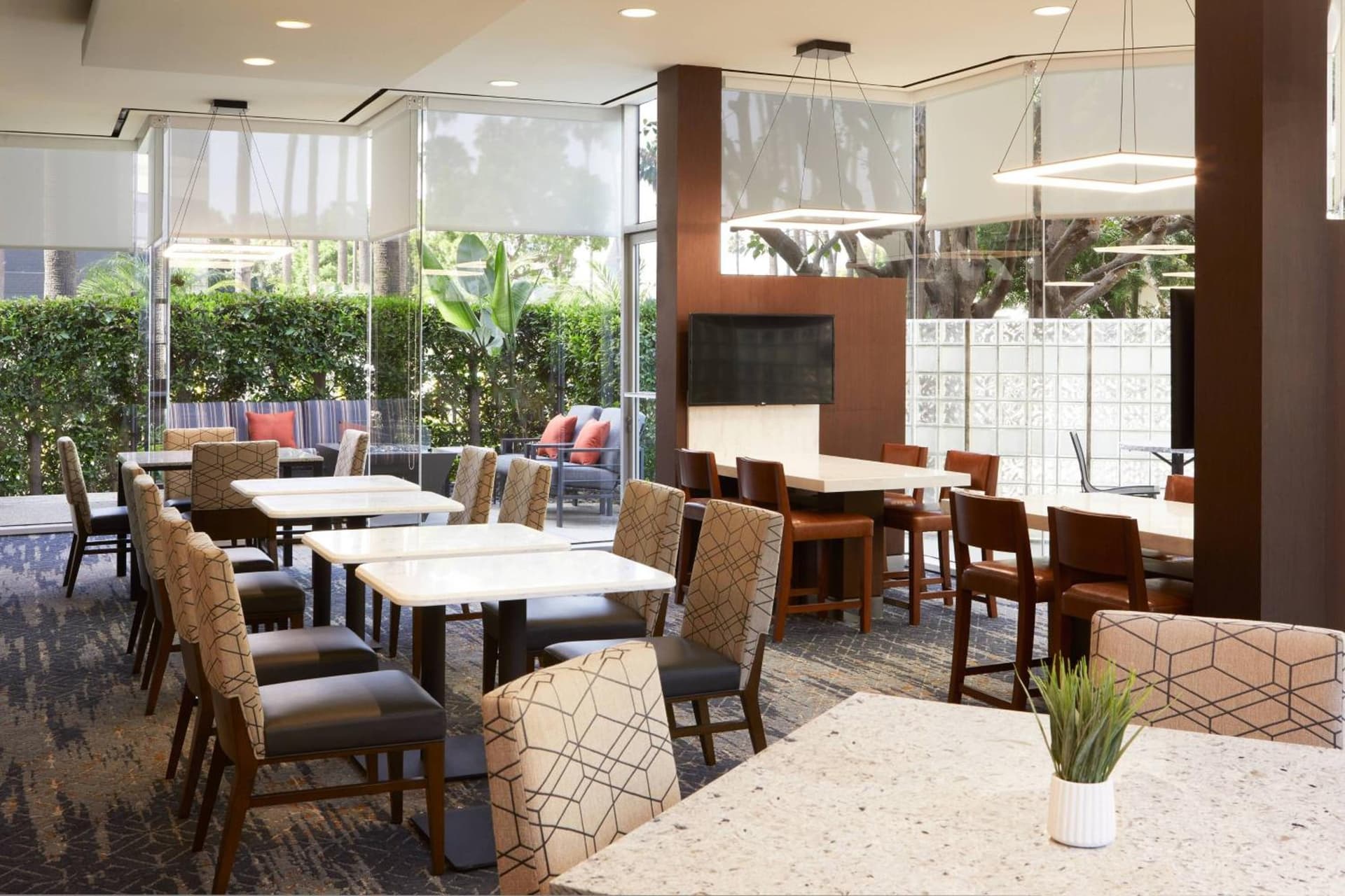 Courtyard by Marriott Los Angeles LAX / Century Boulevard gallery photo in Los Angeles, CA — image 32