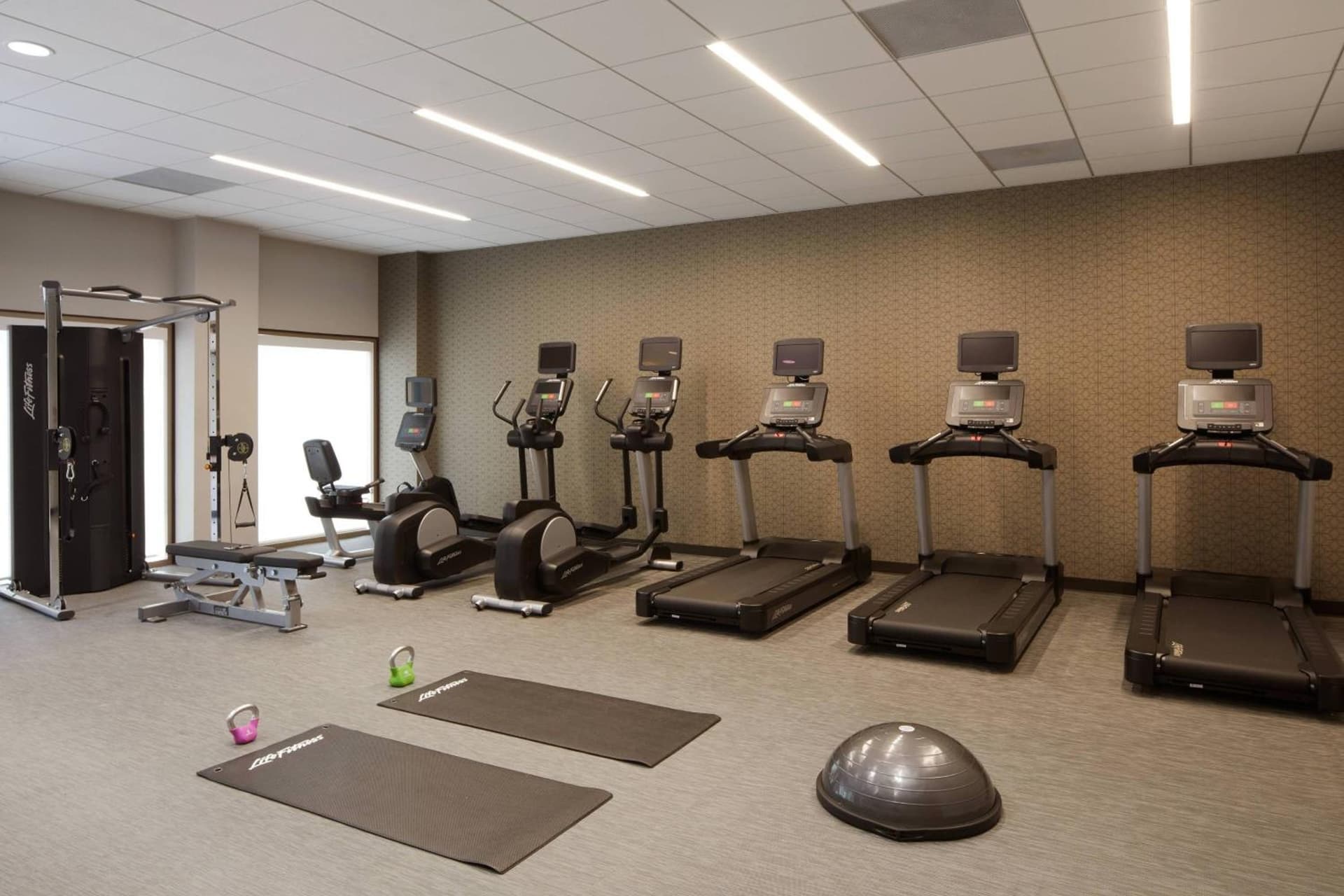 Courtyard by Marriott Los Angeles LAX / Century Boulevard gallery photo in Los Angeles, CA — image 24