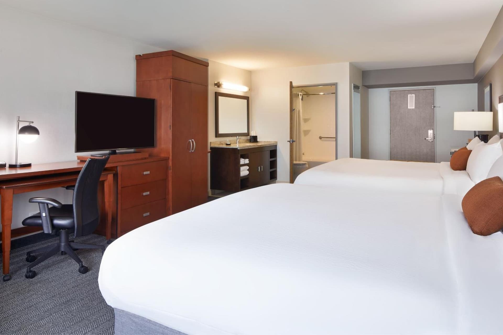 Courtyard by Marriott Los Angeles LAX / Century Boulevard gallery photo in Los Angeles, CA — image 39