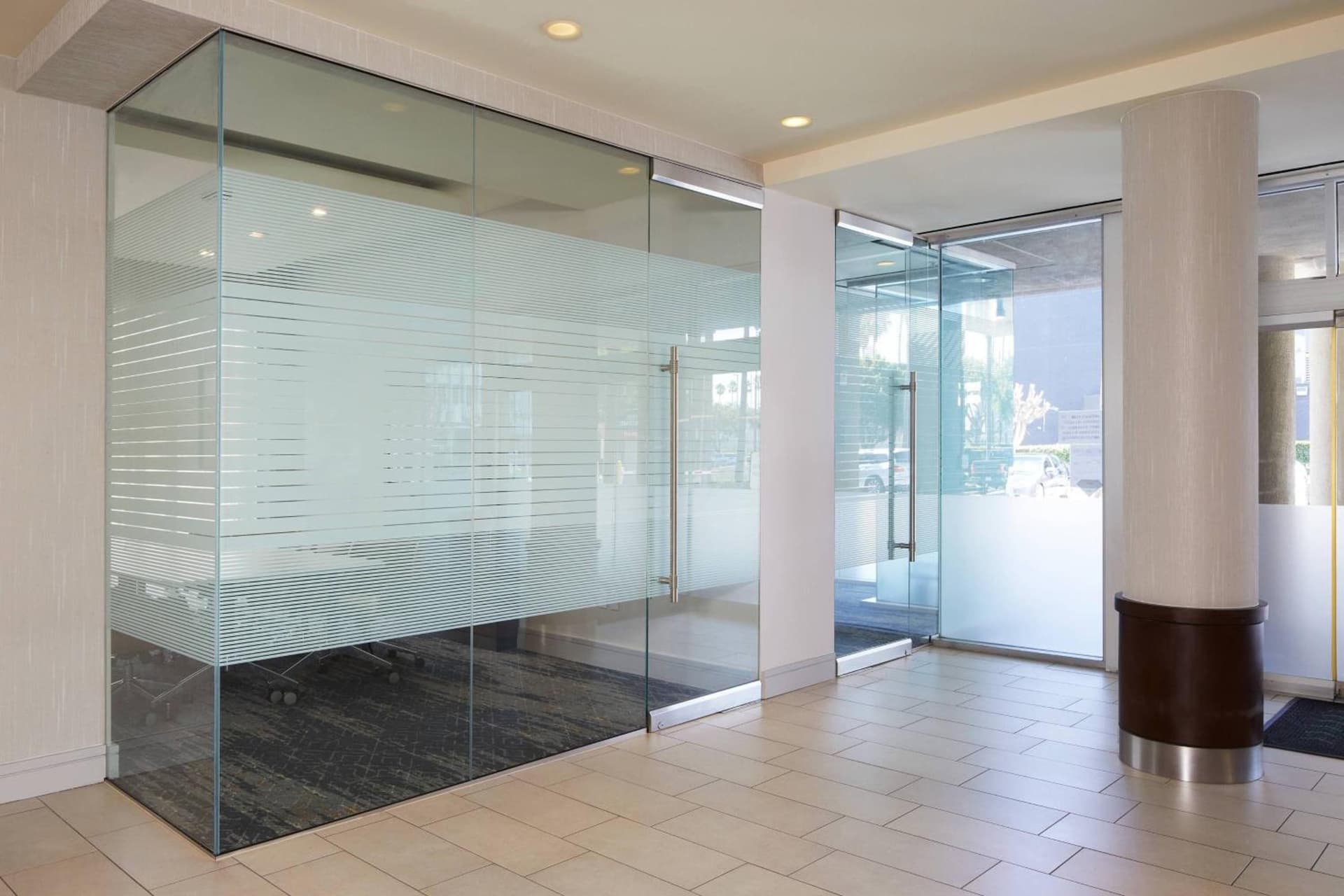 Courtyard by Marriott Los Angeles LAX / Century Boulevard gallery photo in Los Angeles, CA — image 25