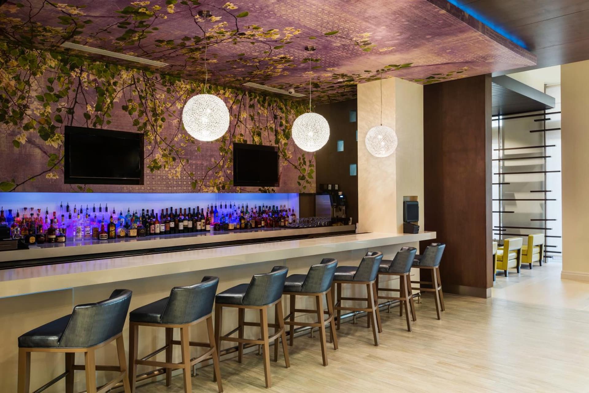 Wyndham Grand Jupiter at Harbourside Place gallery photo in Jupiter, FL — image 9
