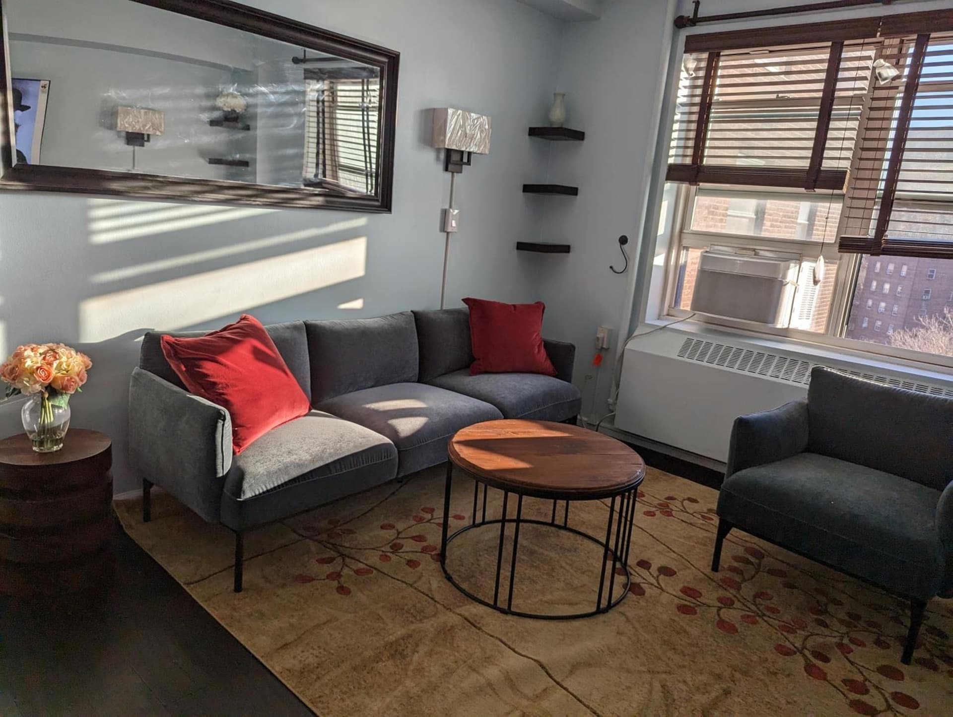 Fully renovated Manhattan gem interior in New York, NY — gallery photo 2