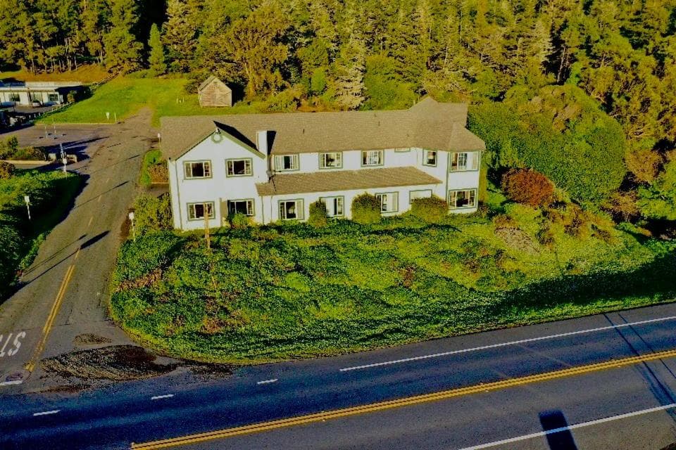 Gualala Country Inn featured exterior or lobby in Gualala, CA — similar hotel
