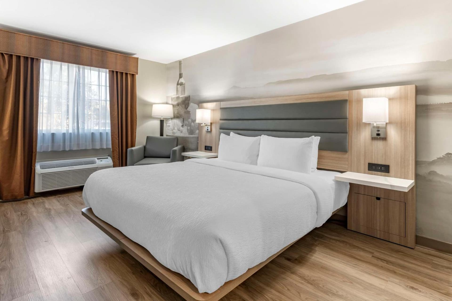 Best Western Plus Vineyard Inn interior in Livermore, CA — gallery photo 2