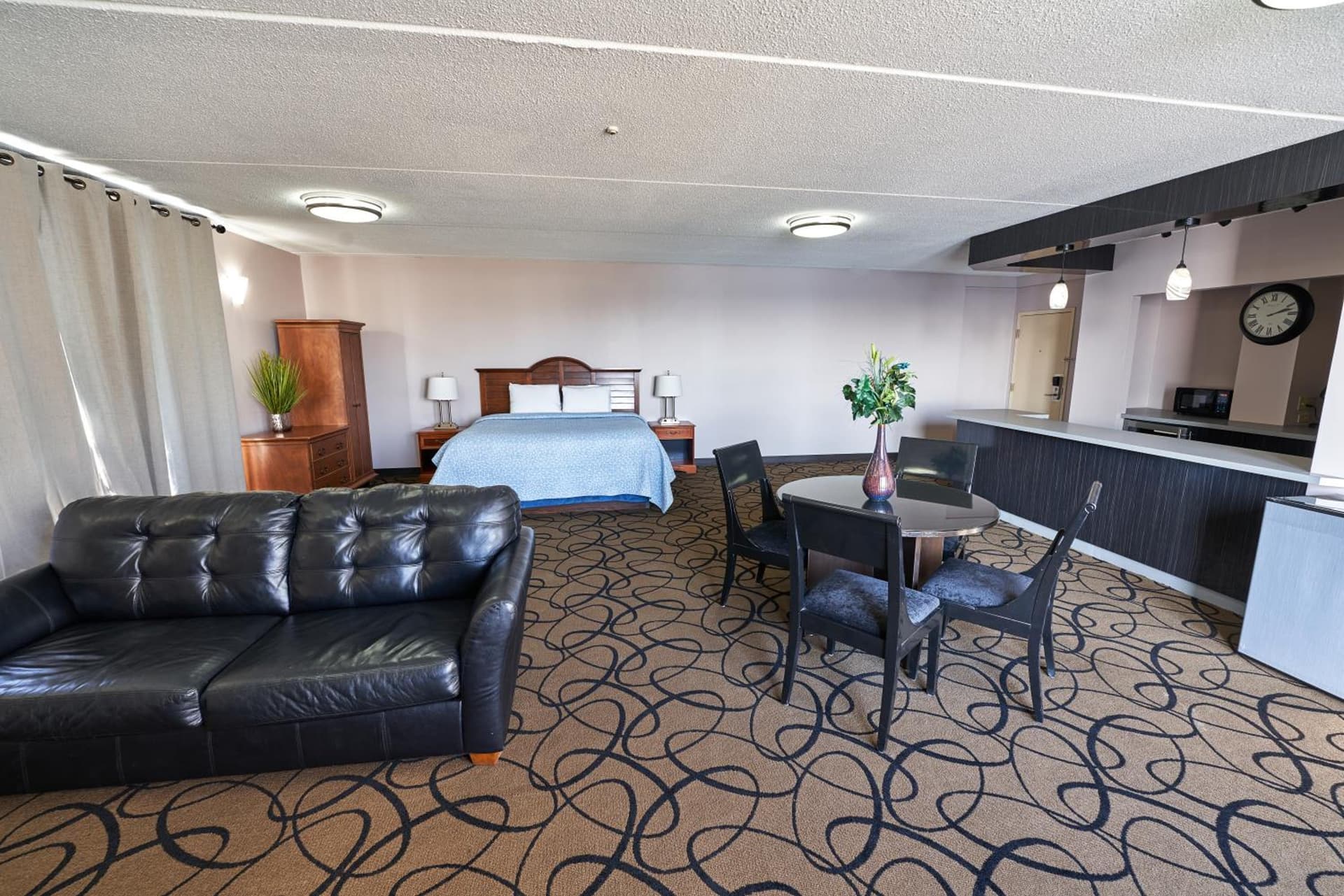 Seaport Resort and Marina gallery photo in Fairhaven — image 12