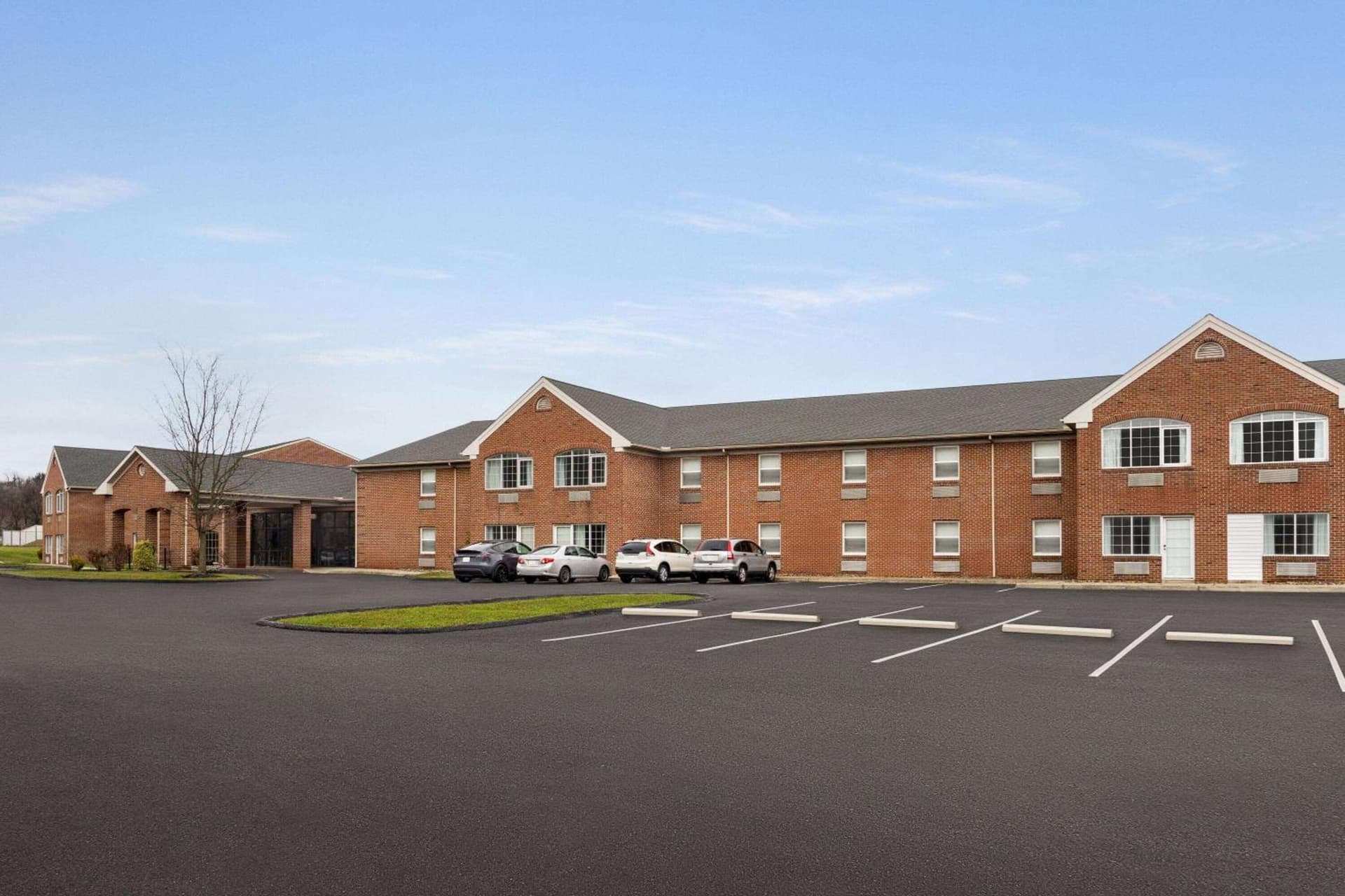 Days Inn & Suites by Wyndham Lancaster Amish Country gallery photo in Lancaster, PA — image 55