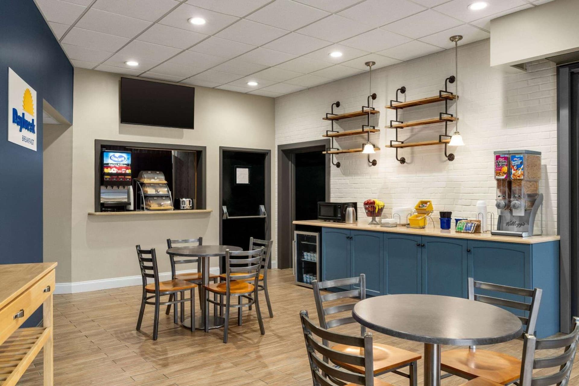 Days Inn & Suites by Wyndham Lancaster Amish Country gallery photo in Lancaster, PA — image 10