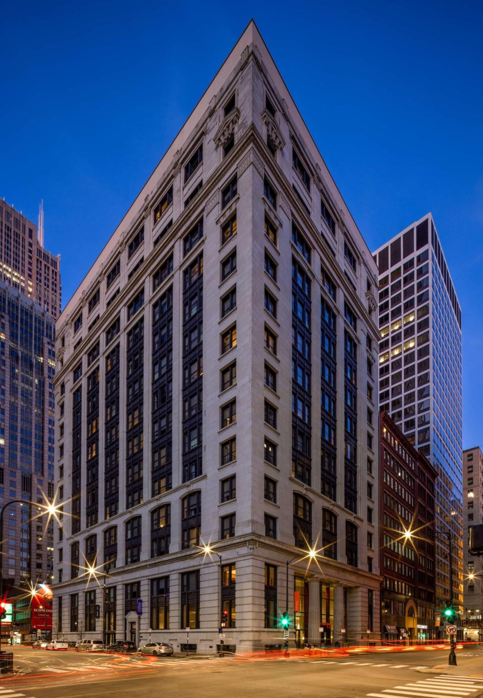 Canopy By Hilton Chicago Central Loop property views in Chicago, IL — gallery photo 3