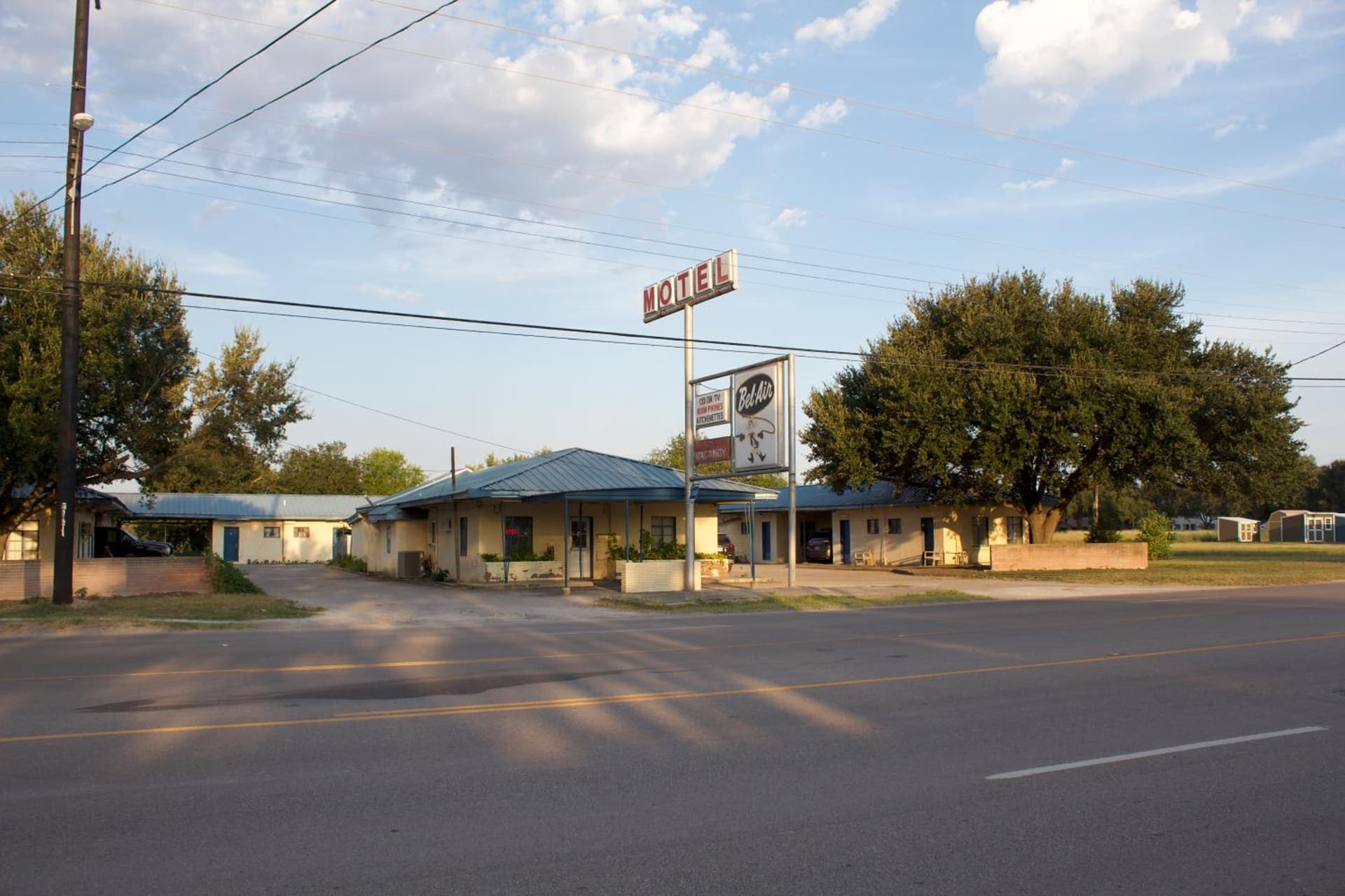 Bel-Air Motel interior in Alice, TX — gallery photo 2