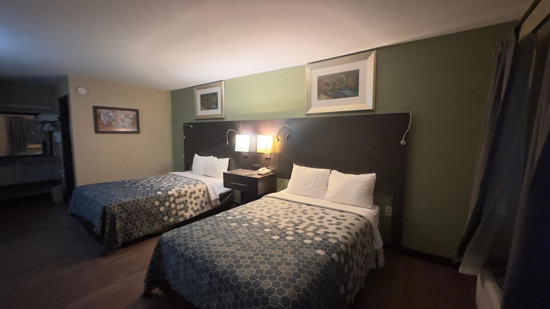 Econo Lodge Belton - Kansas City South interior in Belton, MO — gallery photo 2