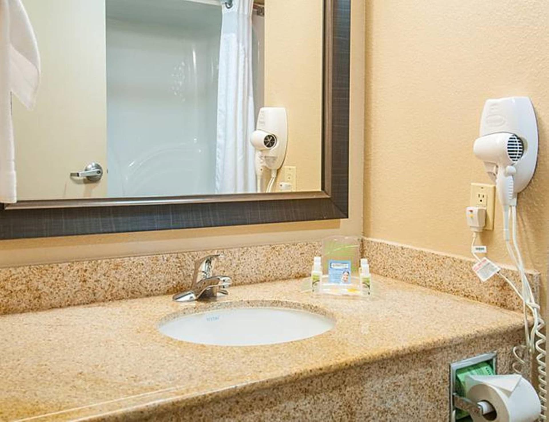 Holiday Inn Hotel & Suites Slidell by IHG property views in Slidell, LA — gallery photo 3