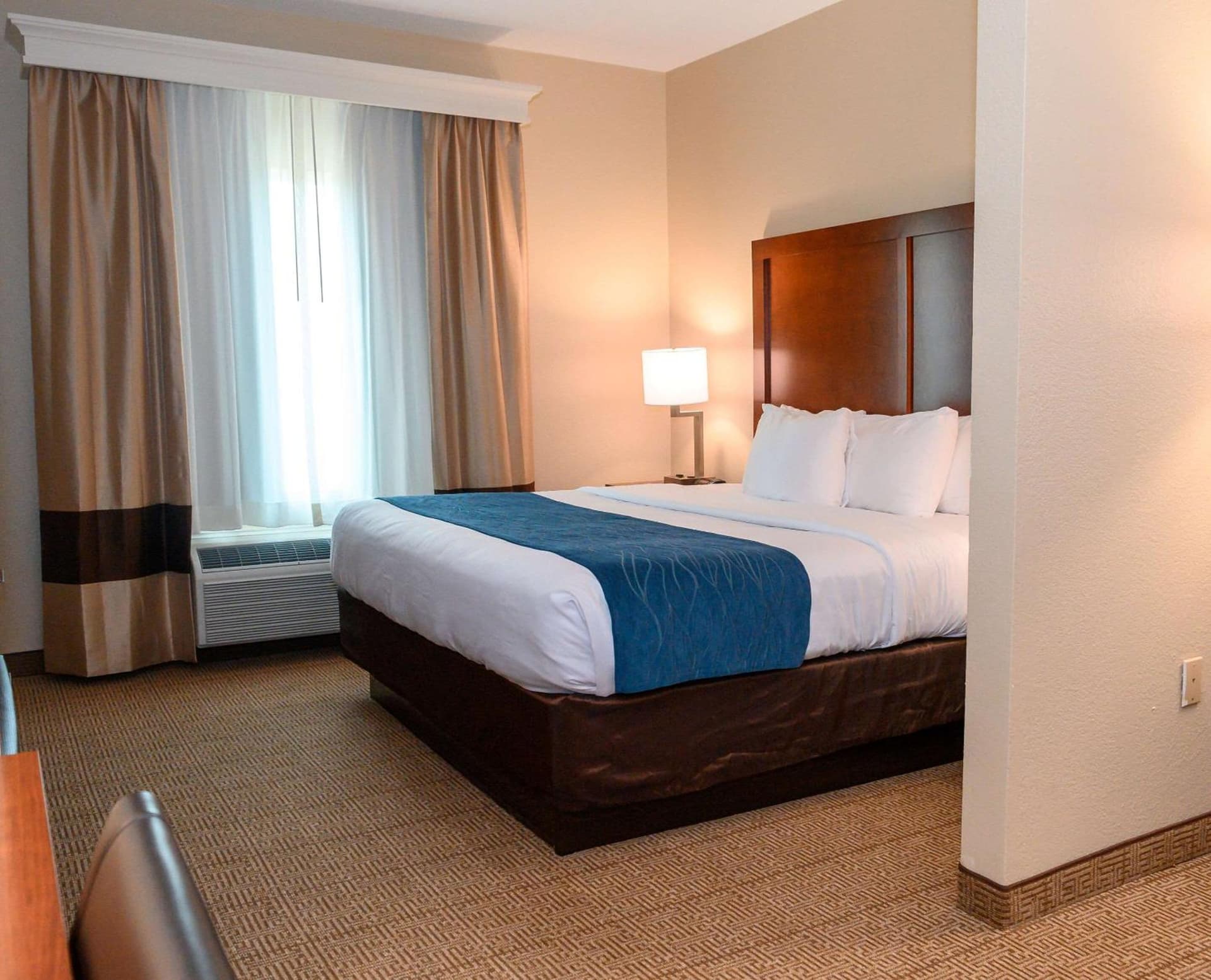 Comfort Inn & Suites Patriots Point gallery photo in Charleston, SC — image 24