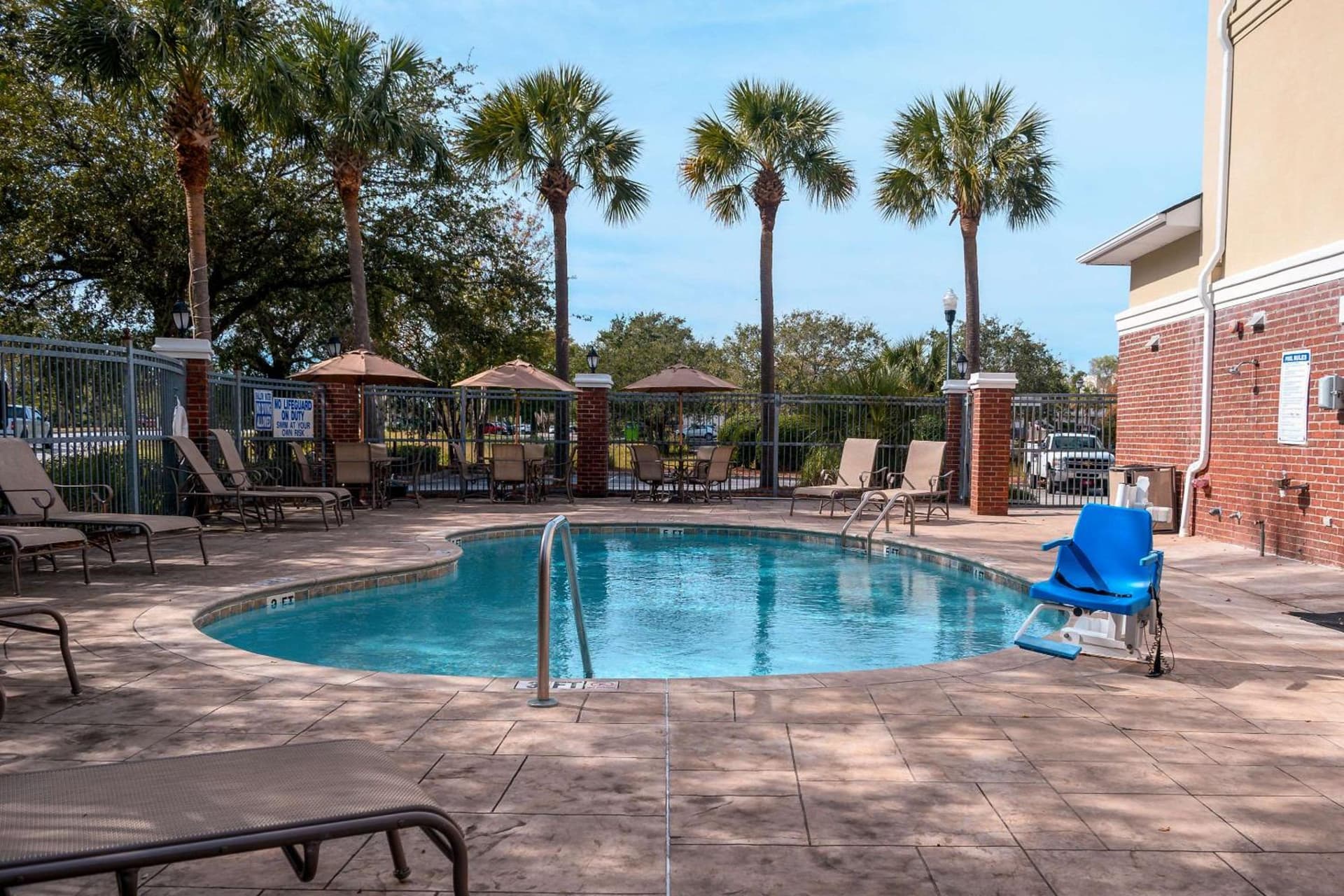 Comfort Inn & Suites Patriots Point gallery photo in Charleston, SC — image 19