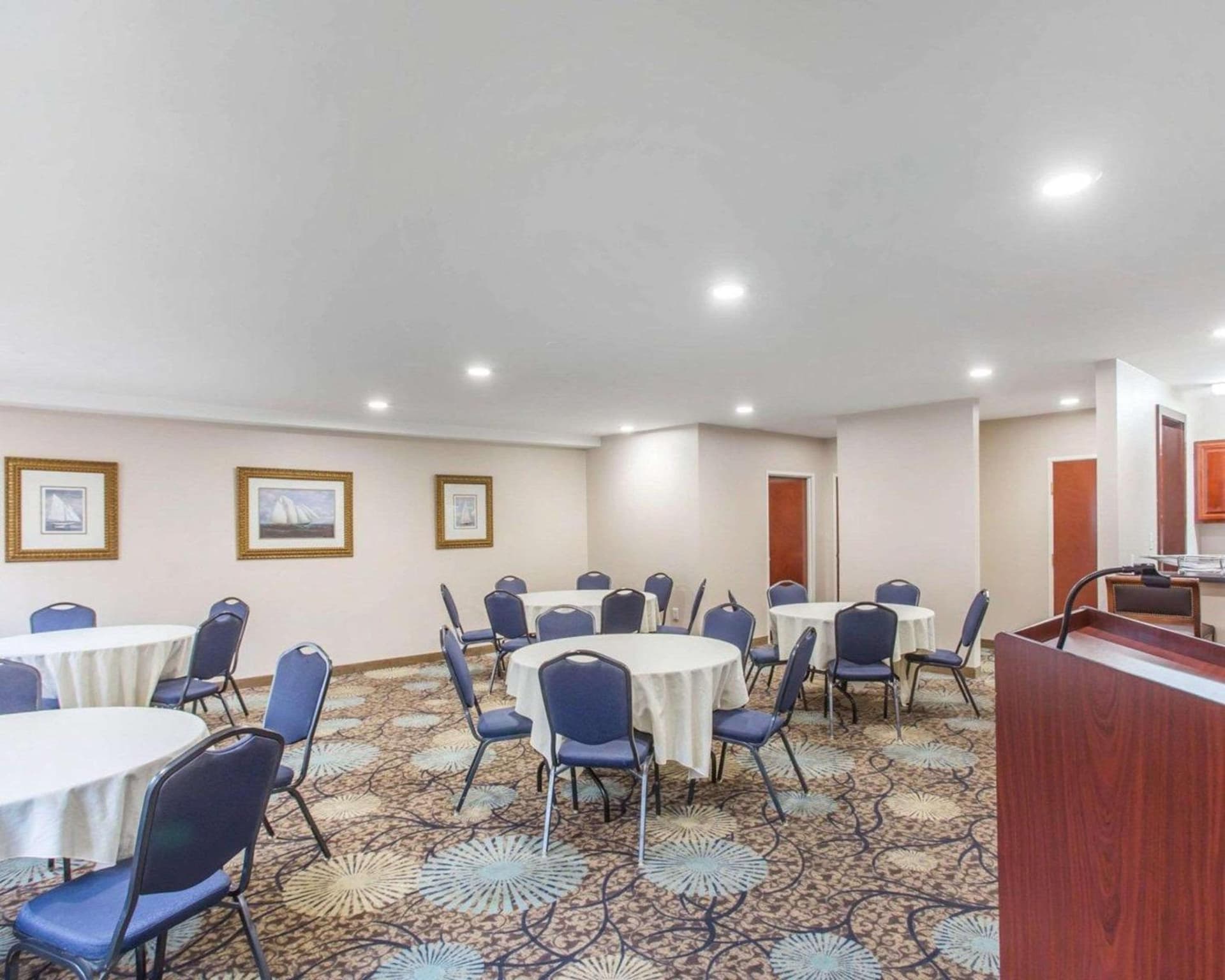 Comfort Inn & Suites Patriots Point gallery photo in Charleston, SC — image 20