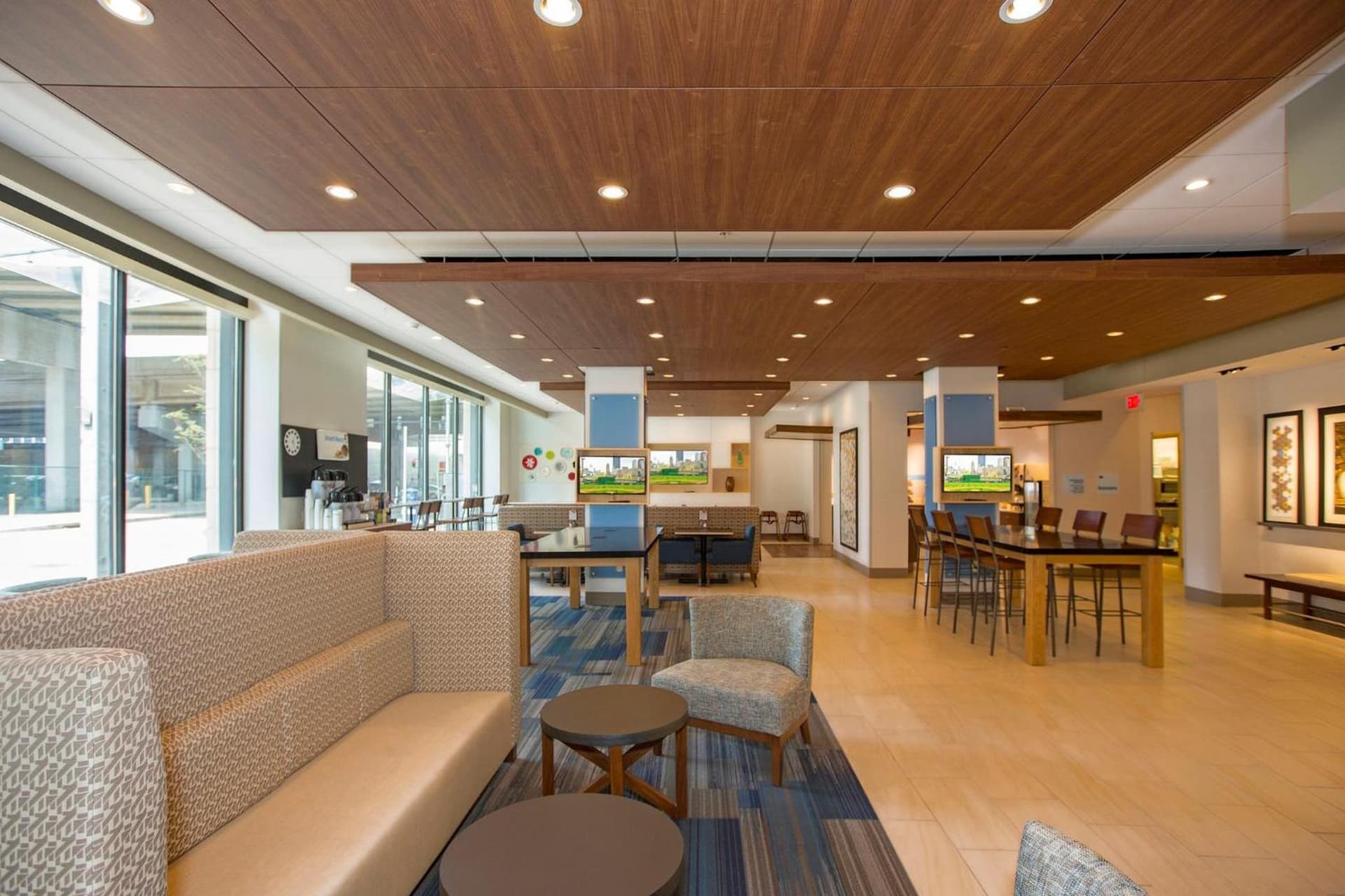 Holiday Inn Express & Suites Pittsburgh North Shore by IHG gallery photo in Pittsburgh, PA — image 55