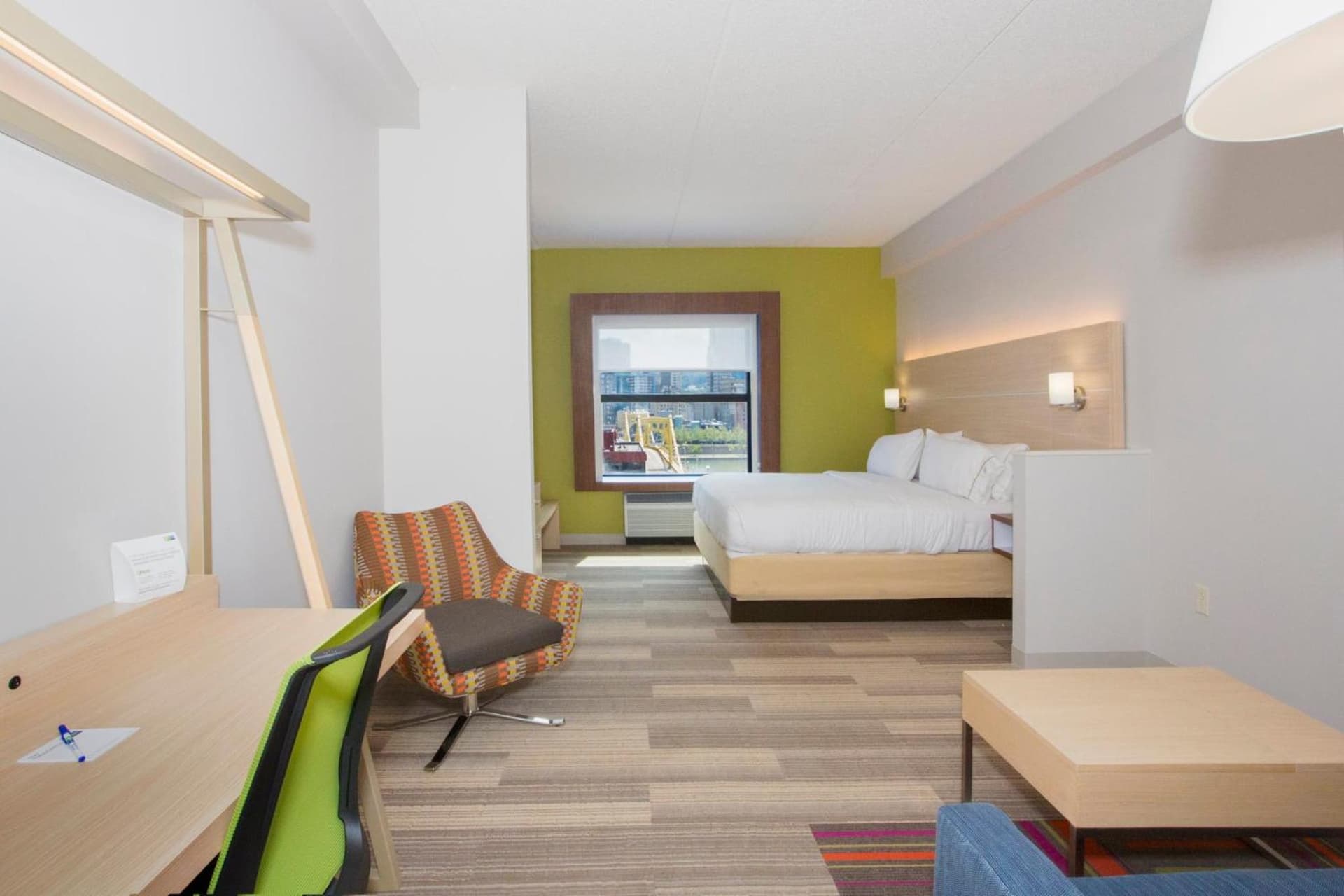 Holiday Inn Express & Suites Pittsburgh North Shore by IHG gallery photo in Pittsburgh, PA — image 63