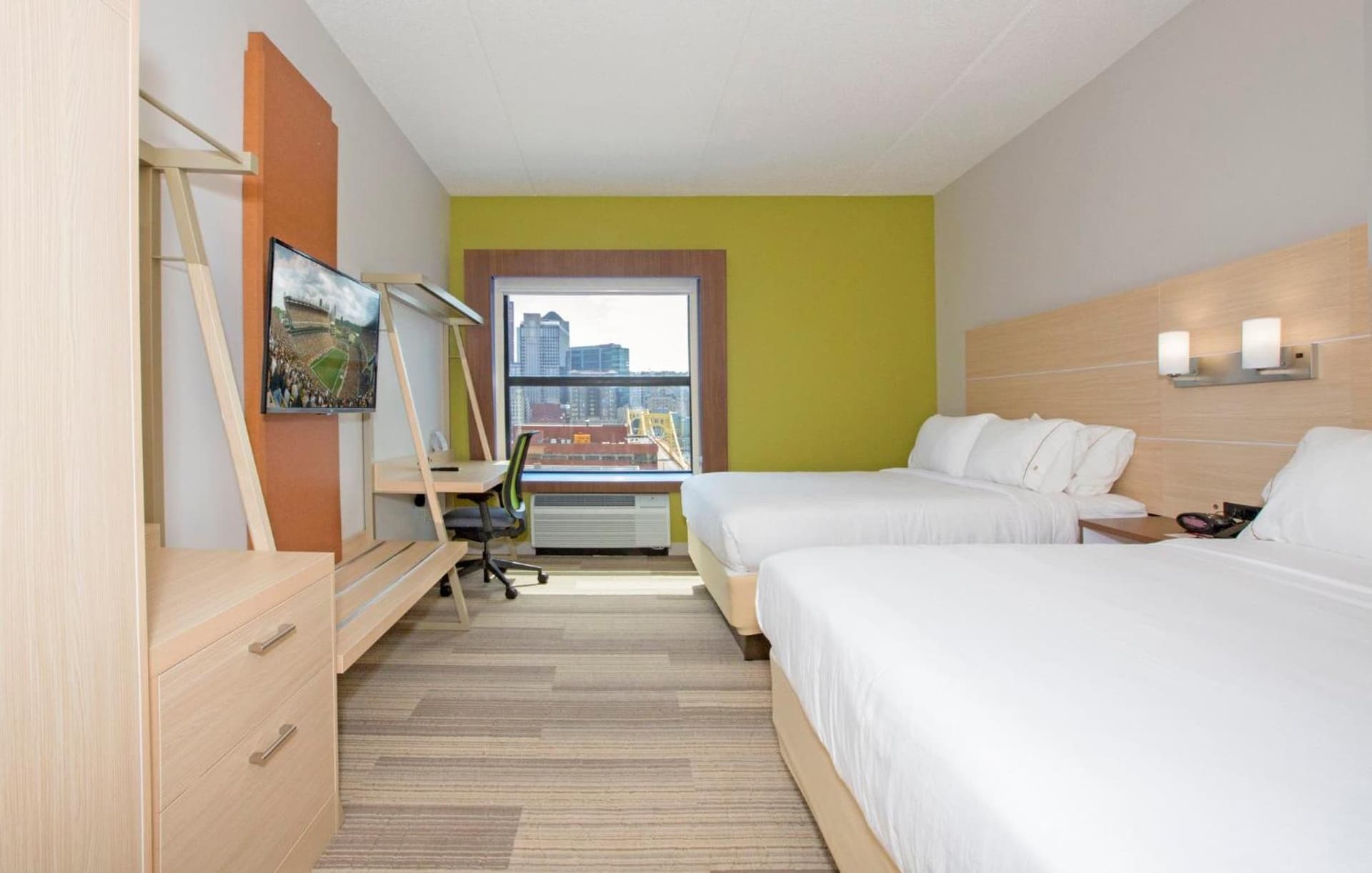 Holiday Inn Express & Suites Pittsburgh North Shore by IHG gallery photo in Pittsburgh, PA — image 5