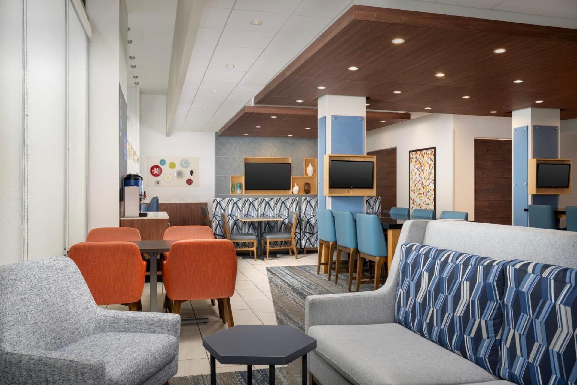 Holiday Inn Express & Suites Pittsburgh North Shore by IHG gallery photo in Pittsburgh, PA — image 46