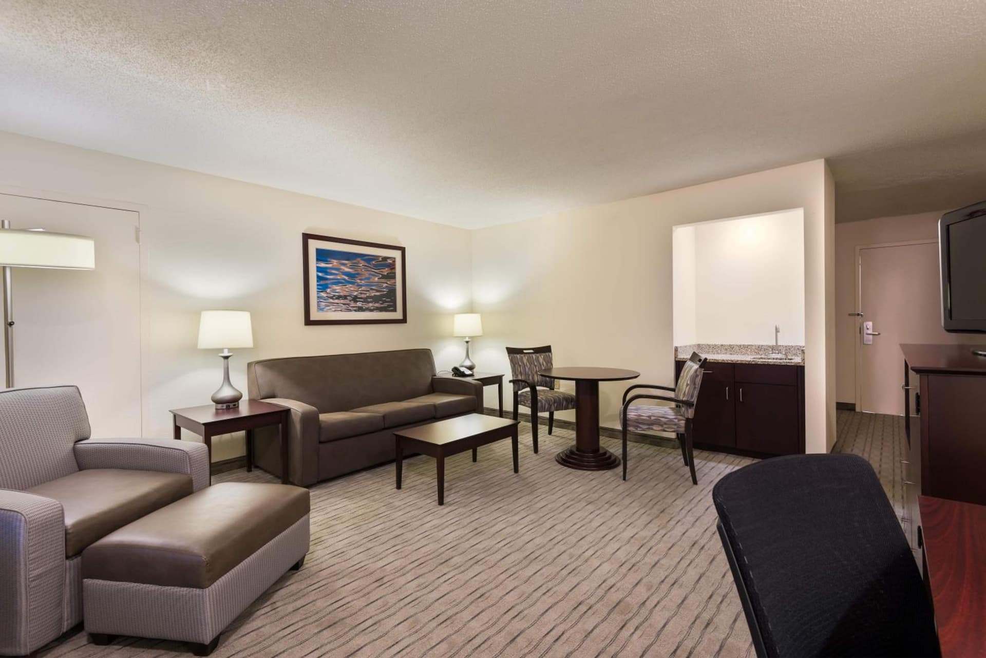 Holiday Inn Knoxville West - Cedar Bluff Rd by IHG property views in Knoxville, TN — gallery photo 3