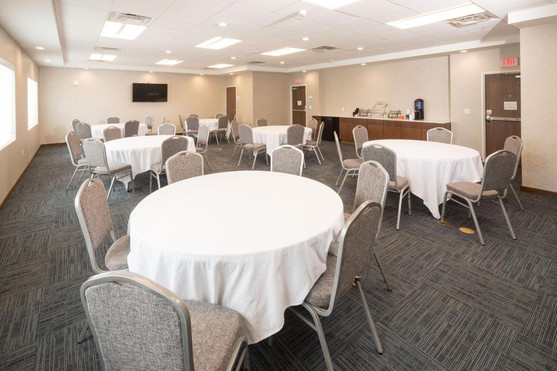 Holiday Inn Express & Suites - Kalamazoo West by IHG gallery photo in Kalamazoo, MI — image 44