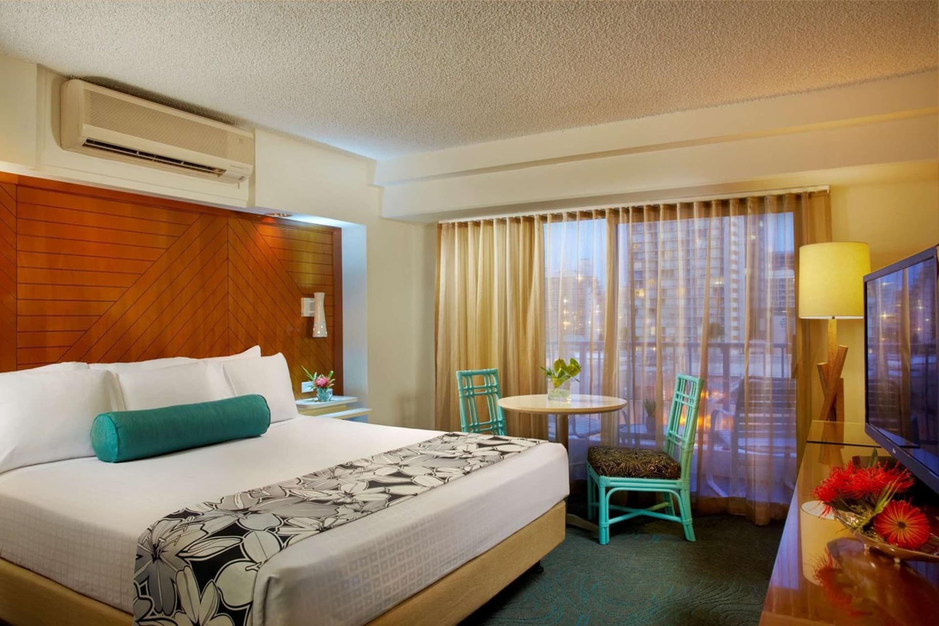 Oasis Hotel Waikiki gallery photo in Honolulu, HI — image 22