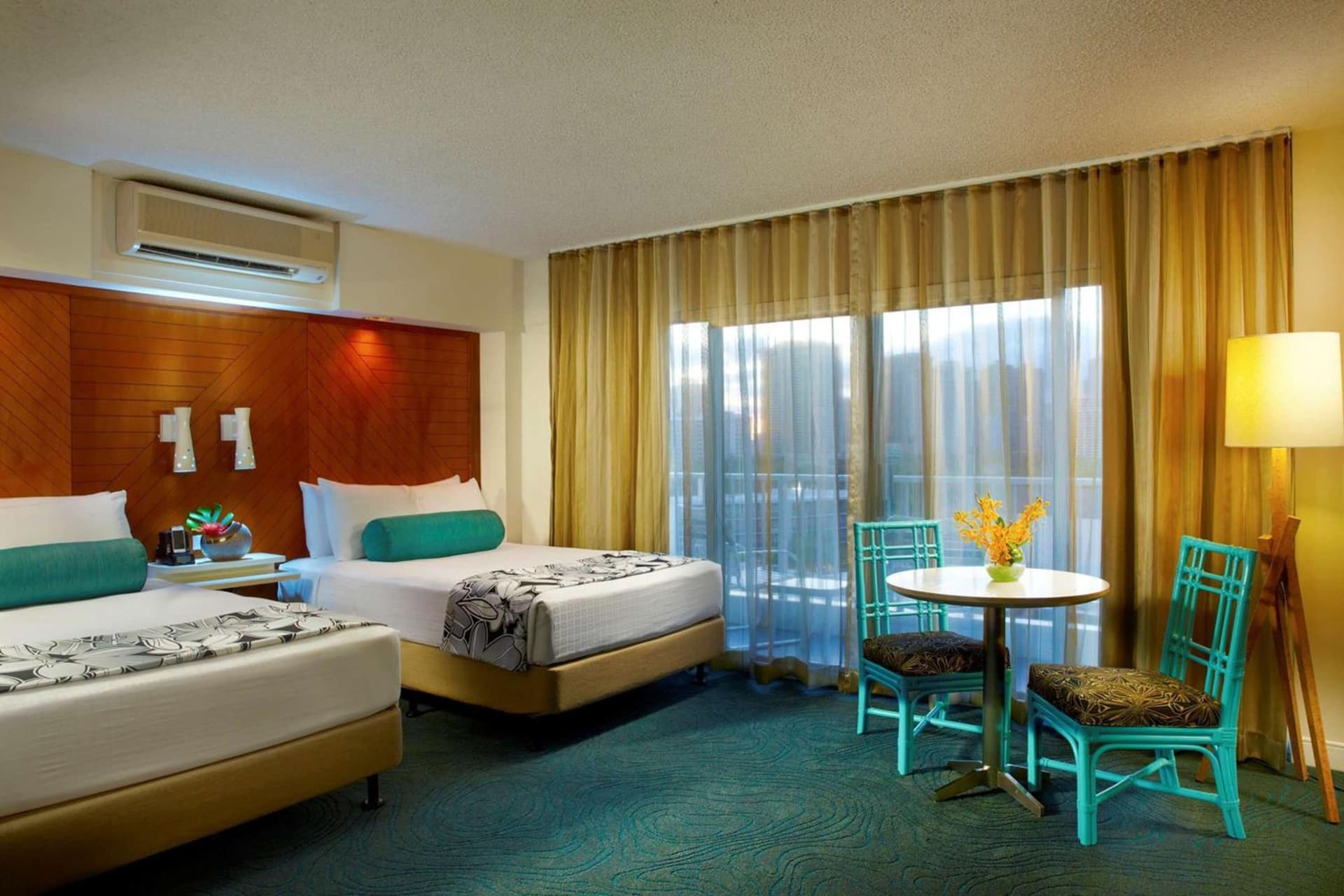 Oasis Hotel Waikiki gallery photo in Honolulu, HI — image 4