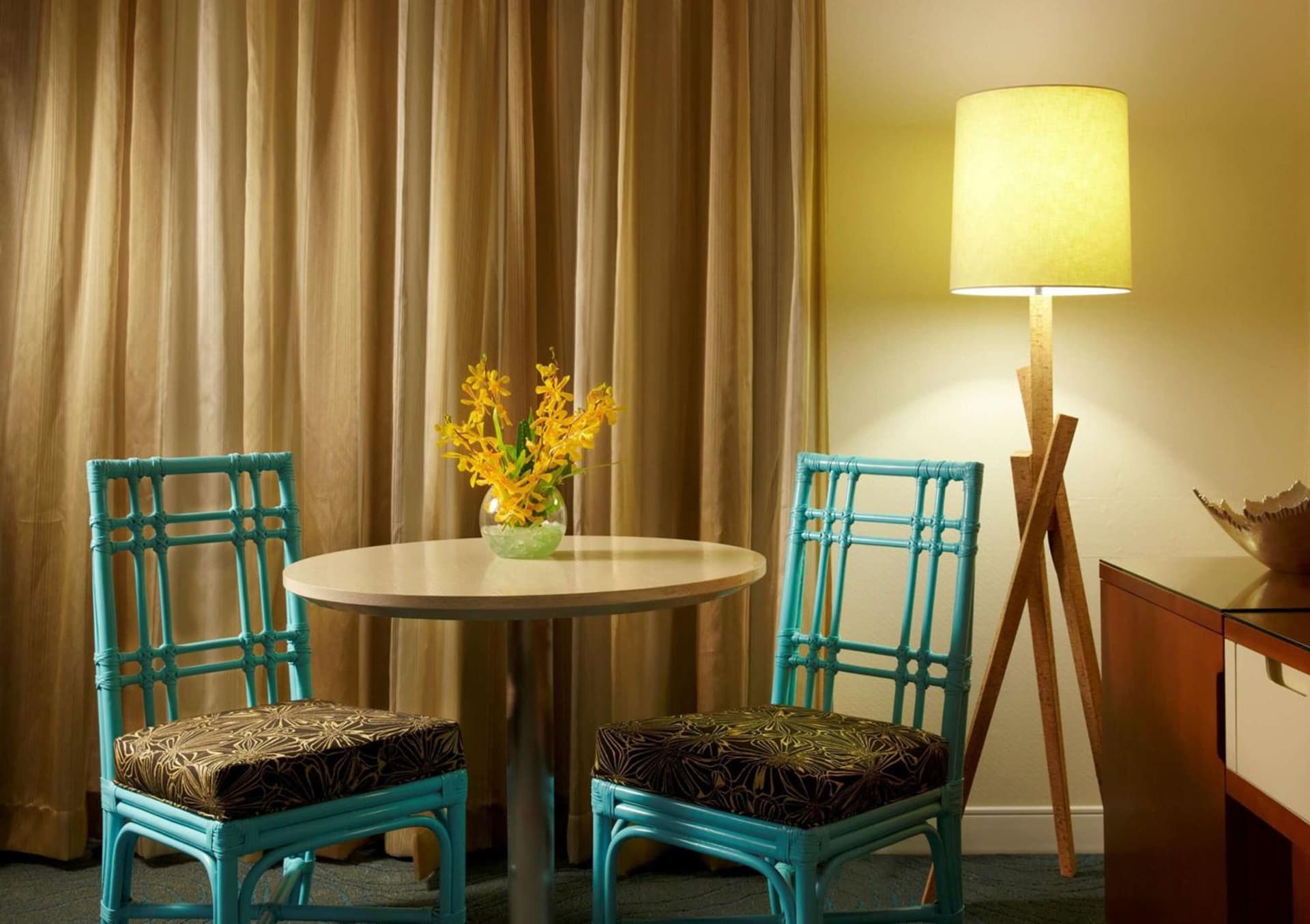 Oasis Hotel Waikiki property views in Honolulu, HI — gallery photo 3