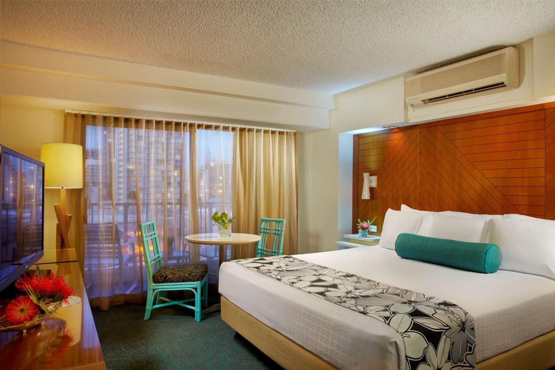 Oasis Hotel Waikiki gallery photo in Honolulu, HI — image 23