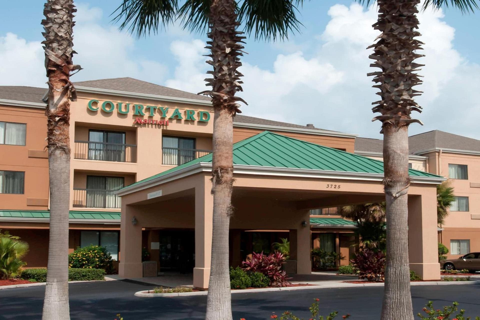 Courtyard by Marriott Lakeland interior in Lakeland, FL — gallery photo 2