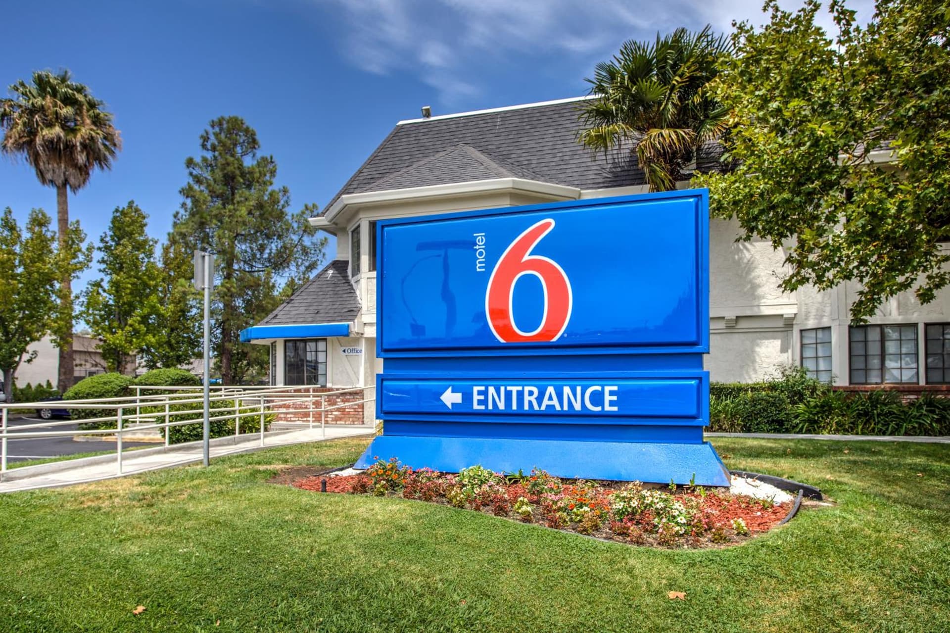Motel 6-Fairfield, CA - North property views in Fairfield, CA — gallery photo 3