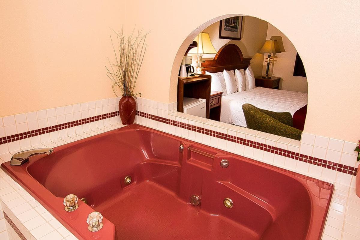 Village Inn & Suites Marysville gallery photo in Marysville, WA — image 6