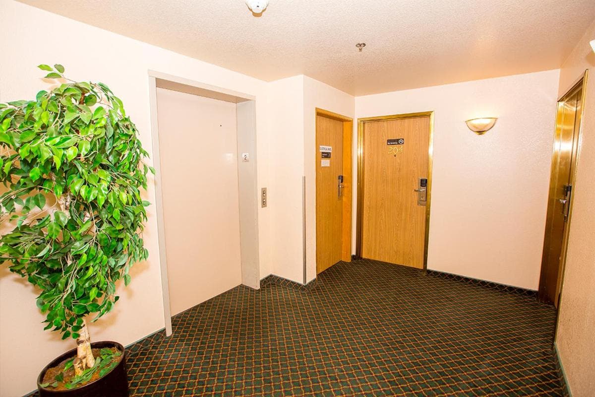 Village Inn & Suites Marysville gallery photo in Marysville, WA — image 14