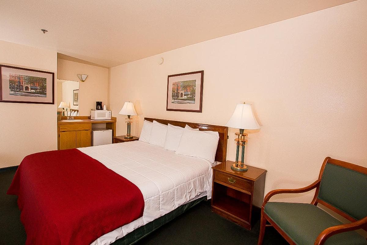 Village Inn & Suites Marysville gallery photo in Marysville, WA — image 13