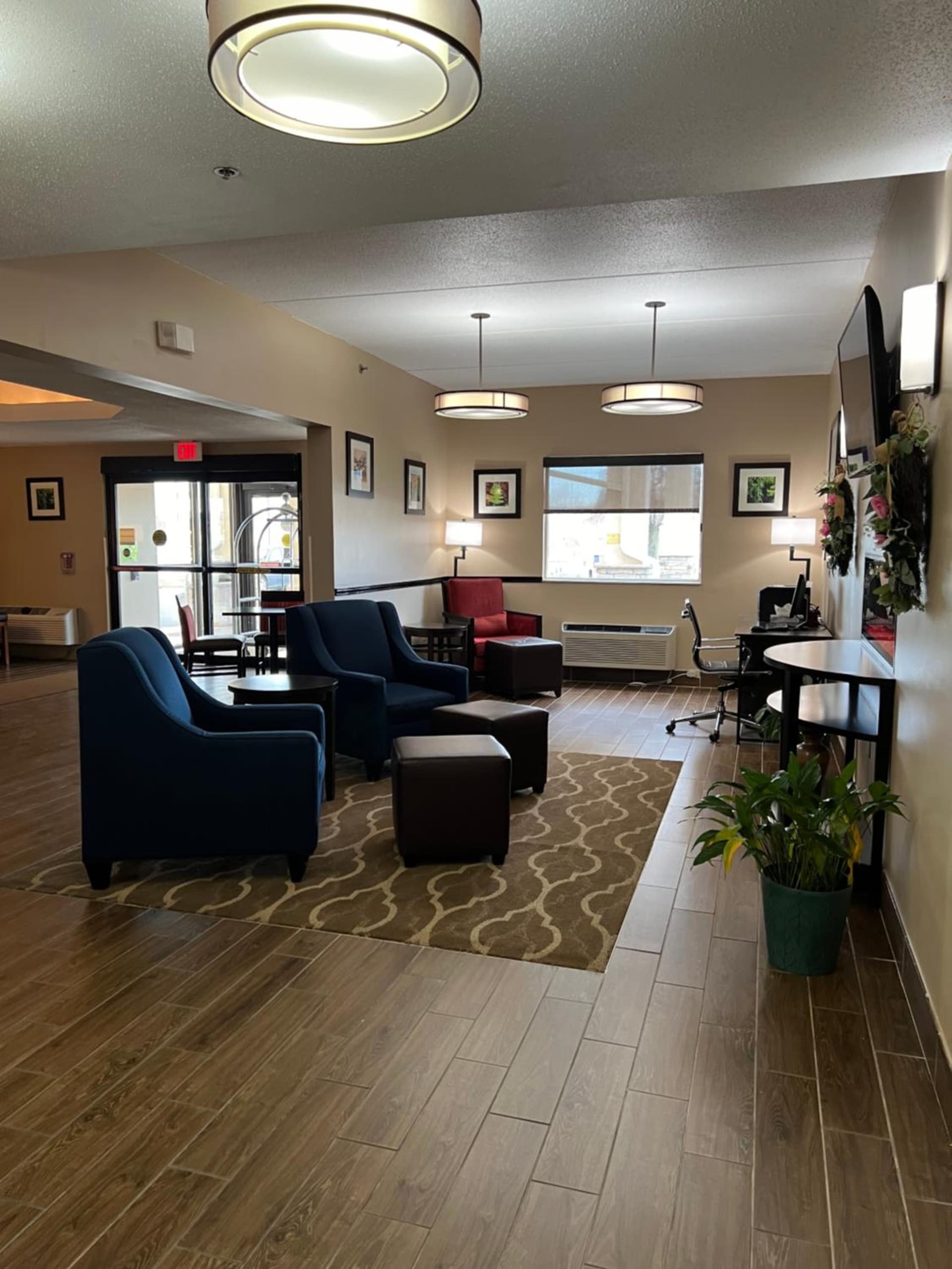 Comfort Inn & Suites Wilkes Barre - Arena gallery photo in Wilkes-Barre, PA — image 13